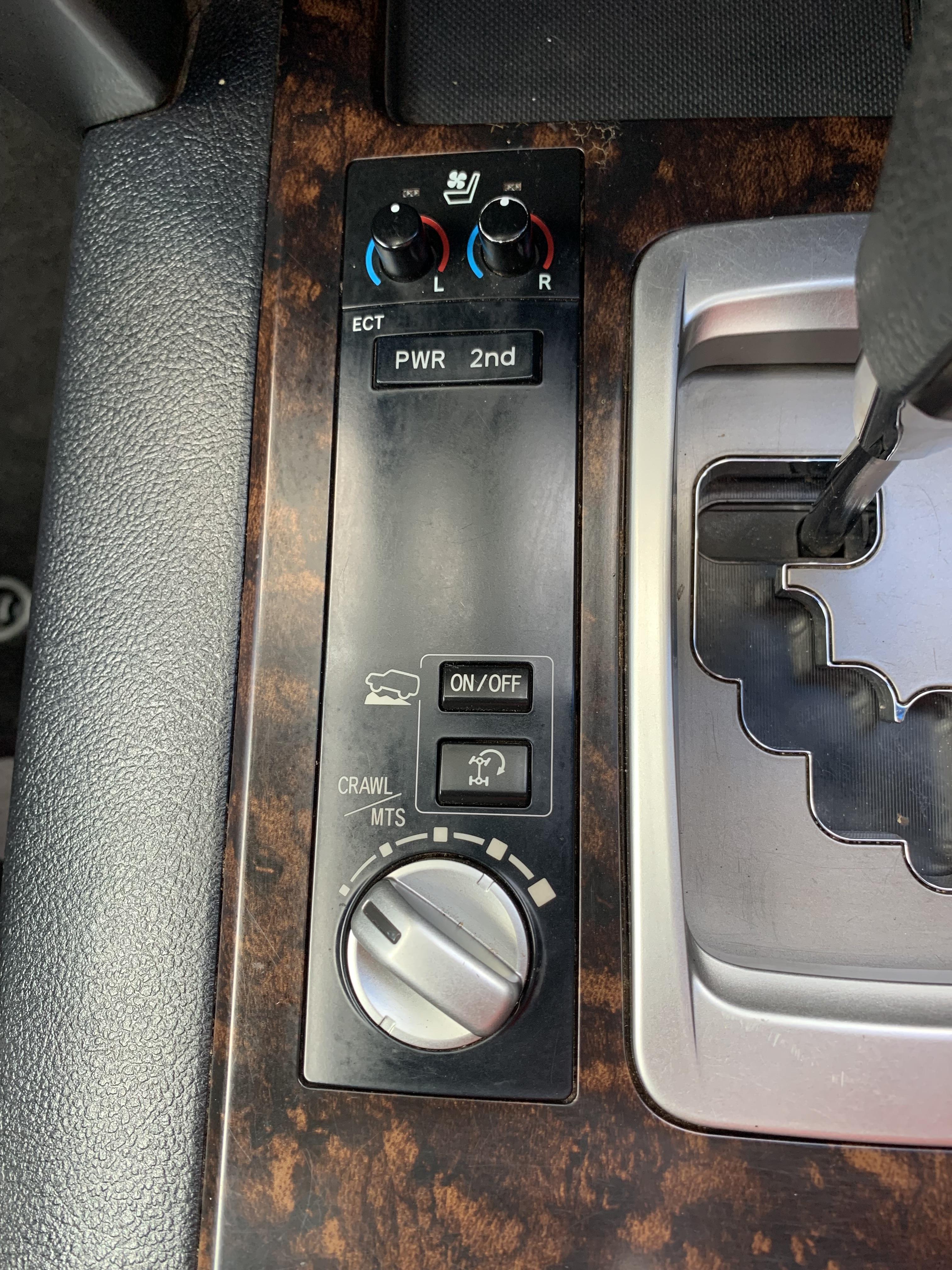 2015 TOYOTA LANDCRUISER VDJ200R MY13 SAHARA (4x4) 6 SP AUTOMATIC 4D WAGON 