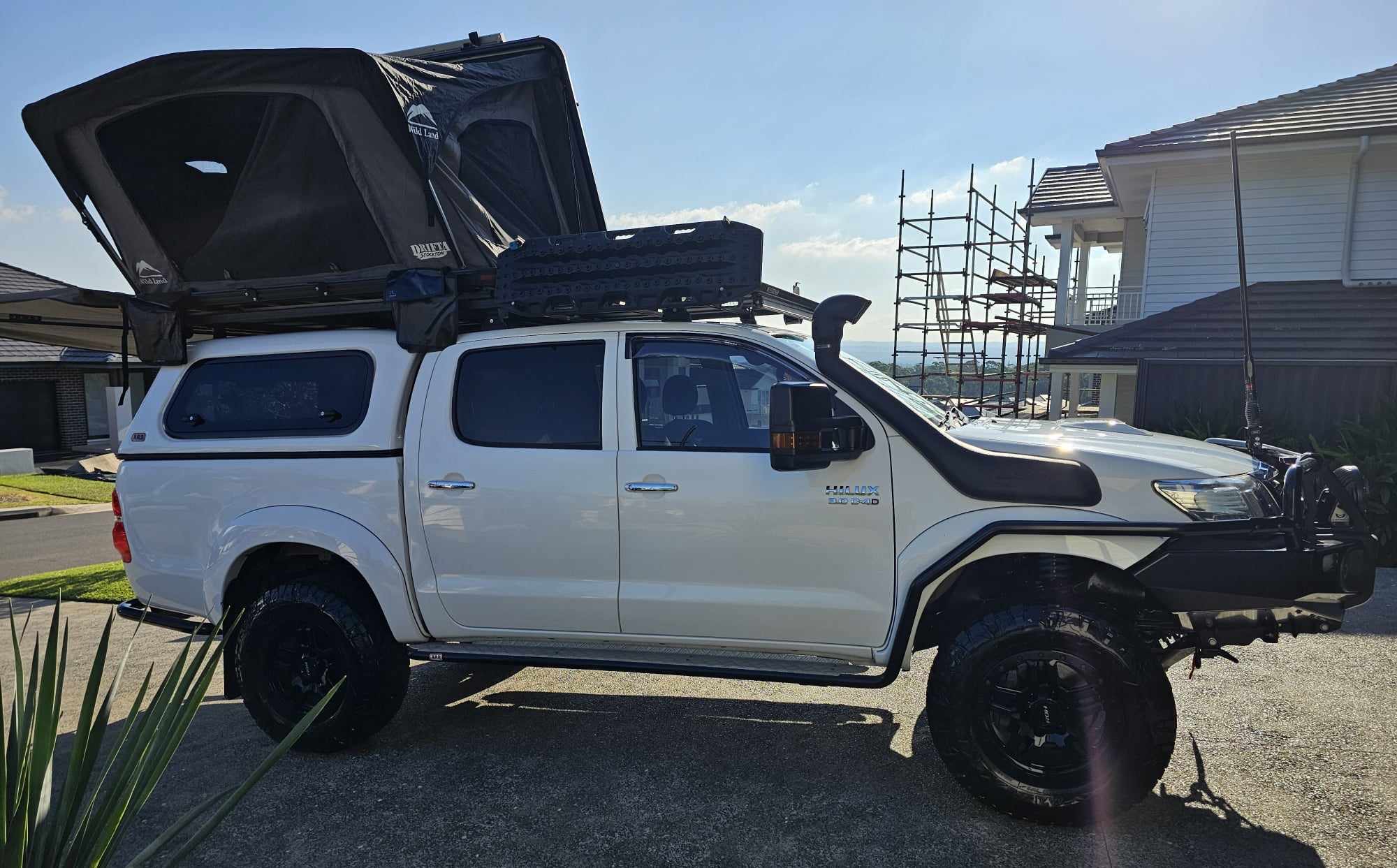 2015 TOYOTA HILUX SR5 5 SP AUTOMATIC DUAL CAB P/UP