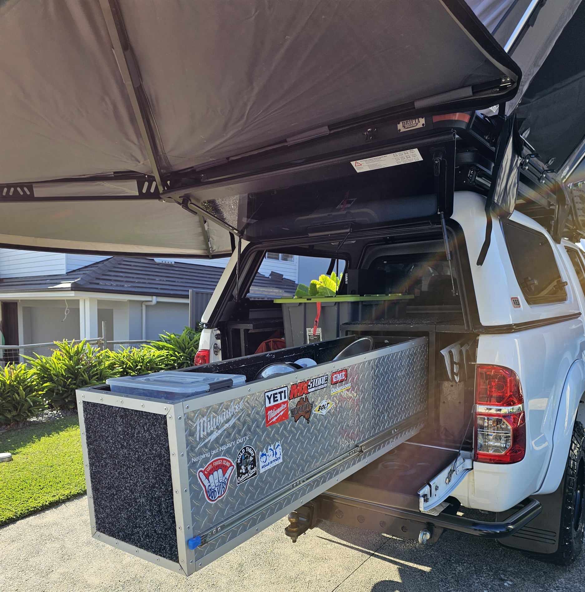 2015 TOYOTA HILUX GGN15R MY14 SR5 5 SP AUTOMATIC DUAL CAB P/UP