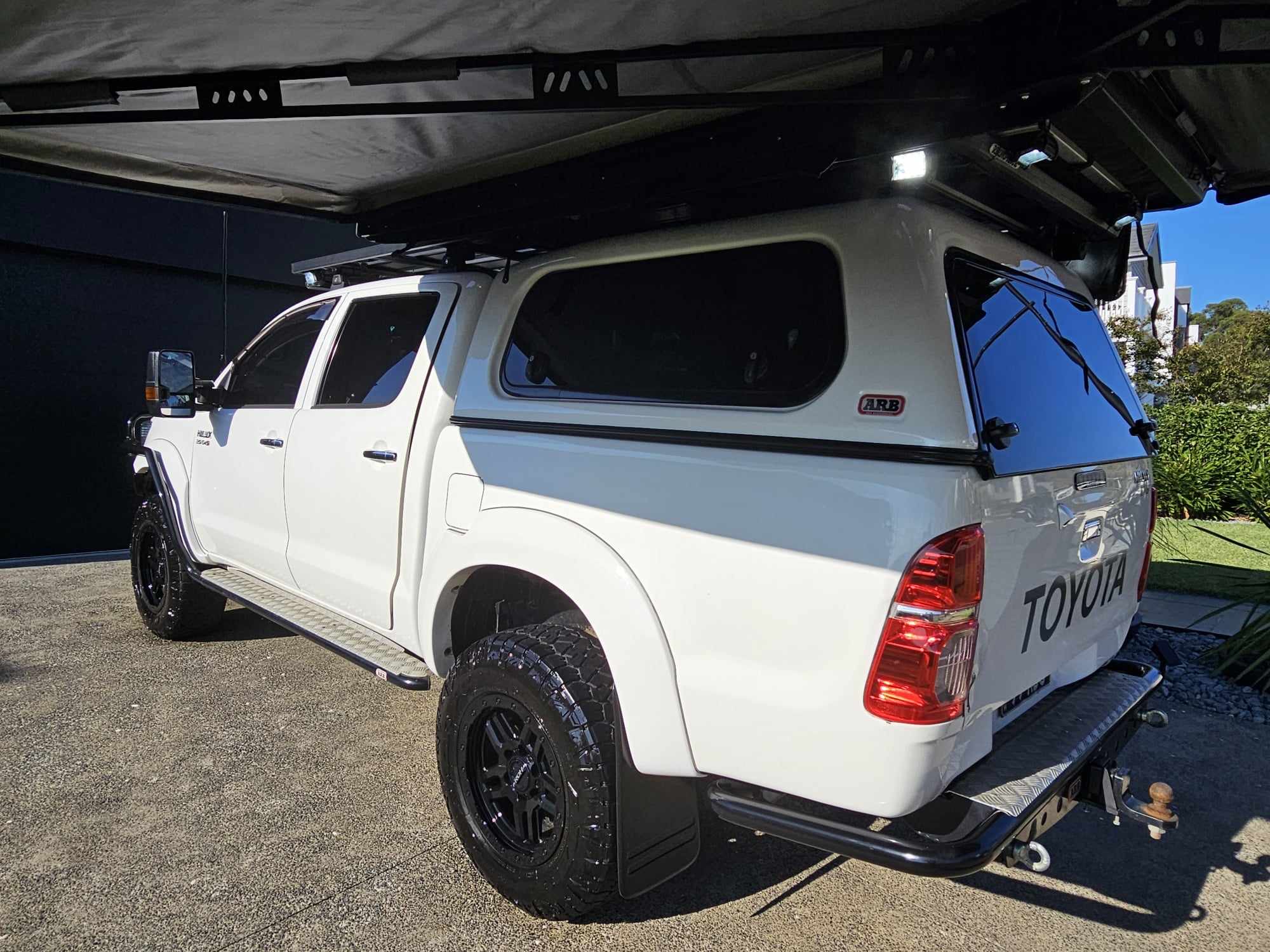 2015 TOYOTA HILUX GGN15R MY14 SR5 5 SP AUTOMATIC DUAL CAB P/UP