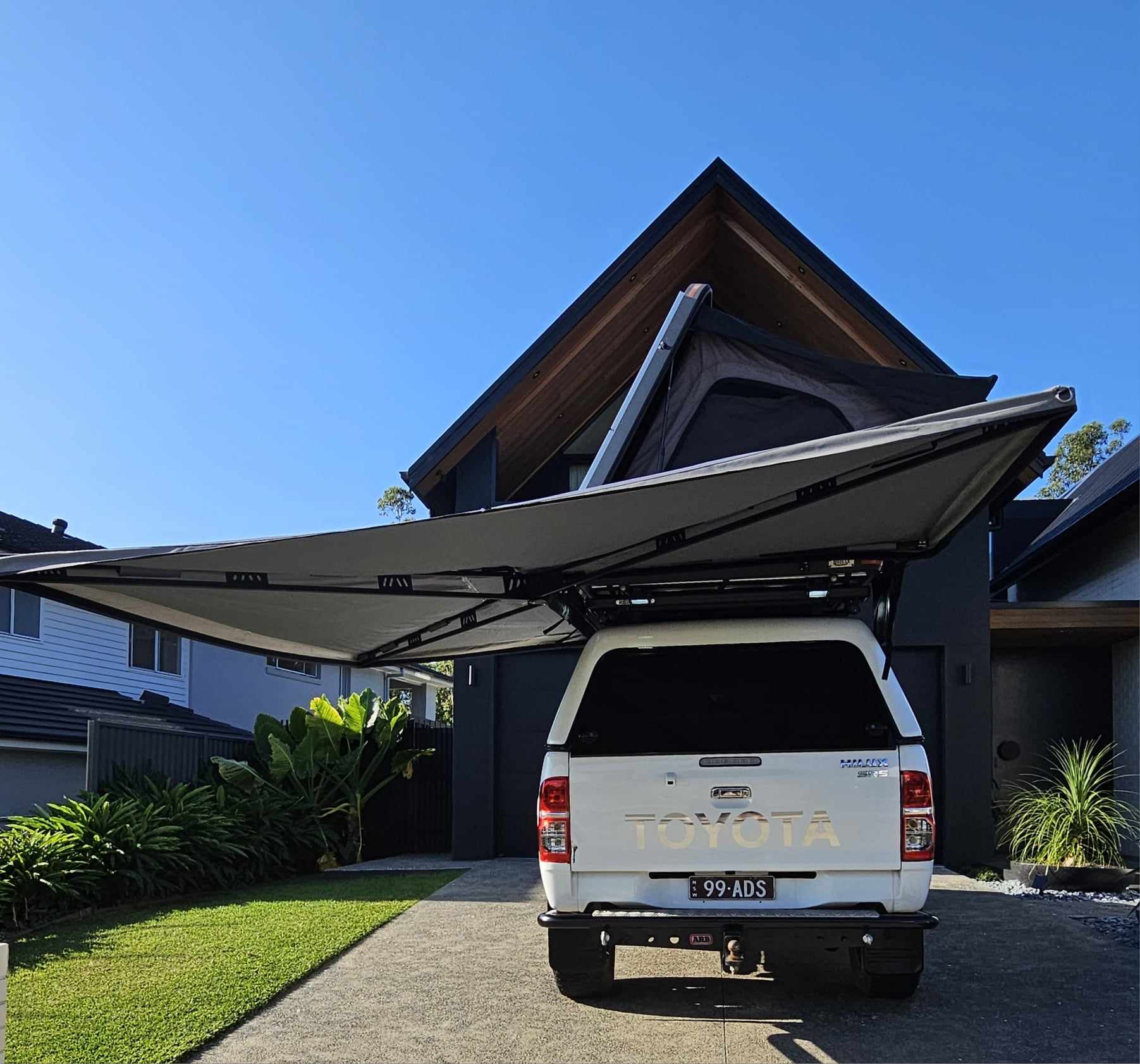 2015 TOYOTA HILUX GGN15R MY14 SR5 5 SP AUTOMATIC DUAL CAB P/UP