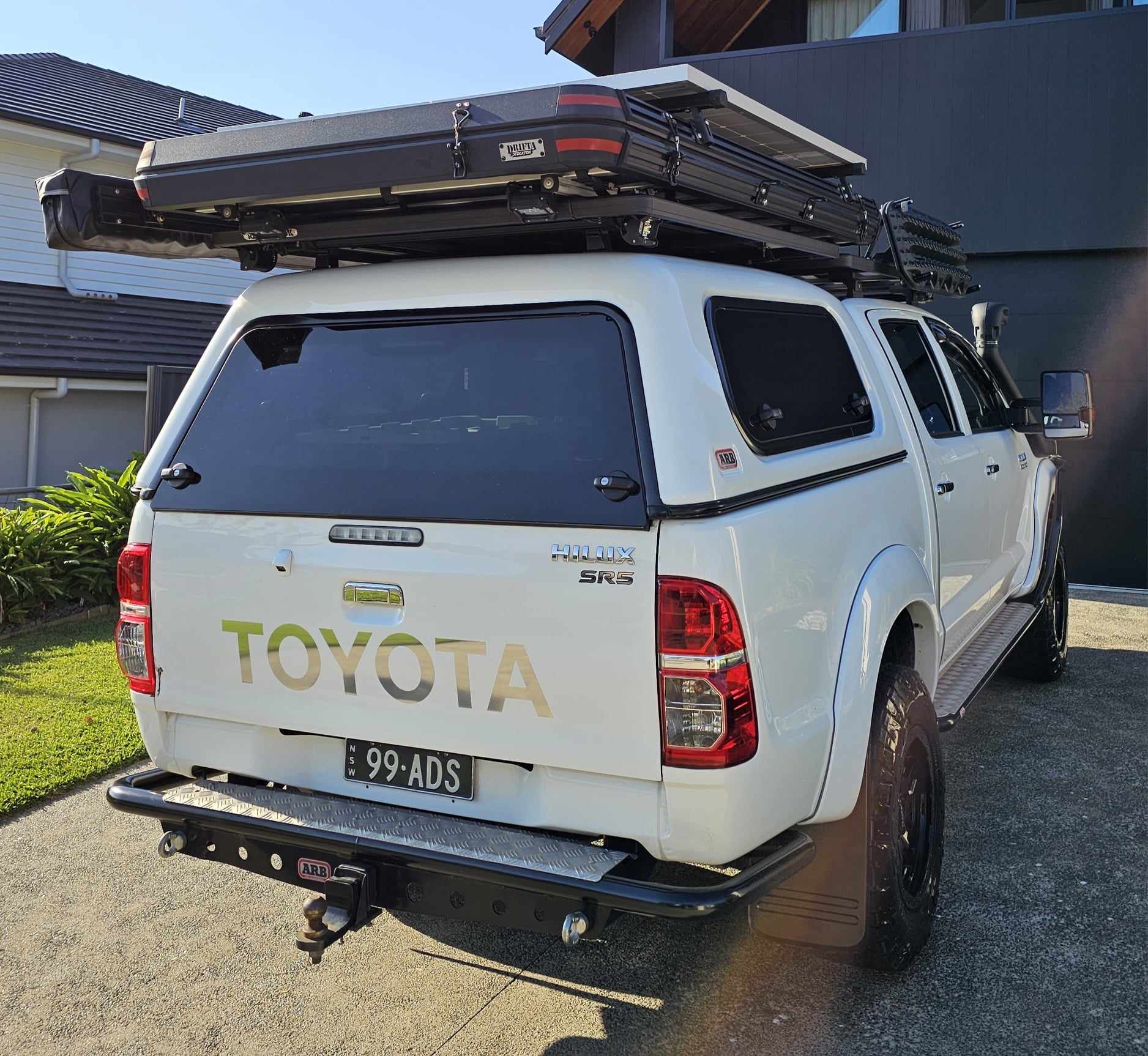 2015 TOYOTA HILUX GGN15R MY14 SR5 5 SP AUTOMATIC DUAL CAB P/UP