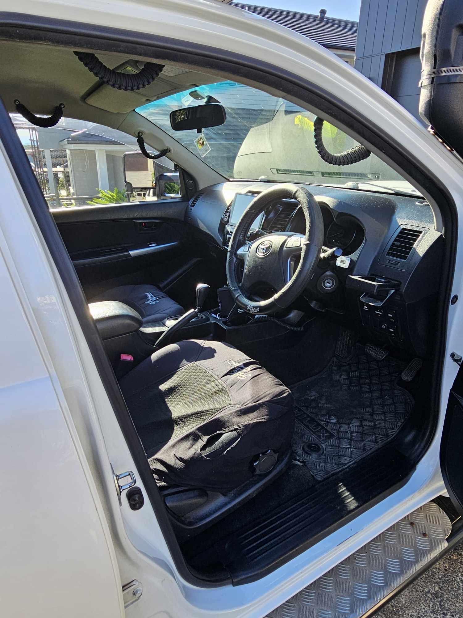 2015 TOYOTA HILUX GGN15R MY14 SR5 5 SP AUTOMATIC DUAL CAB P/UP
