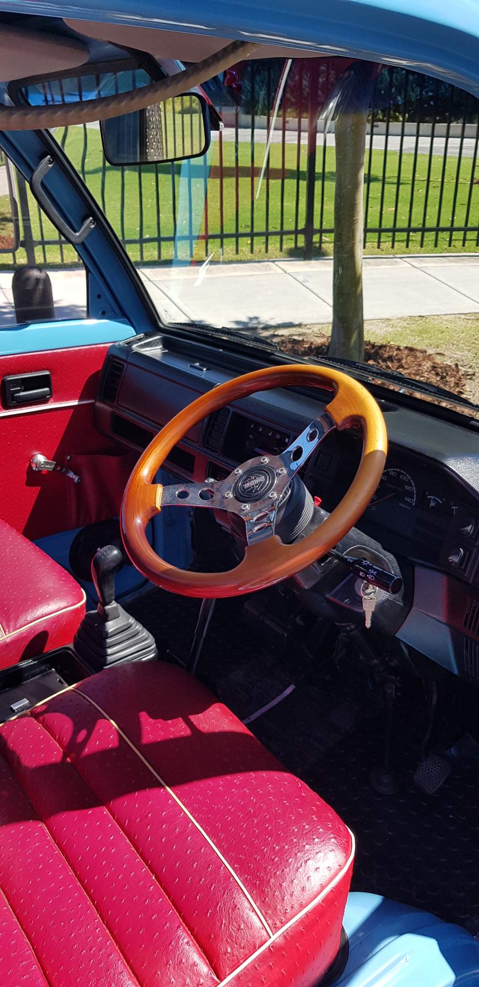 1986 ICV CUSTOM MINI TRAY TRUCK