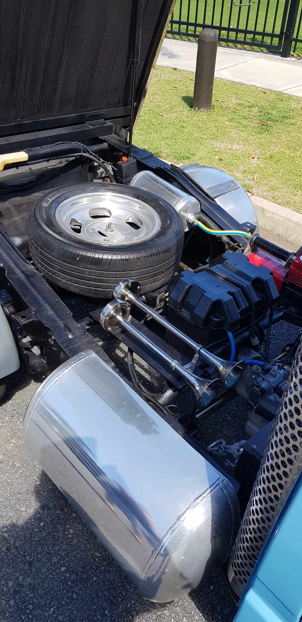 1986 ICV CUSTOM MINI TRAY TRUCK