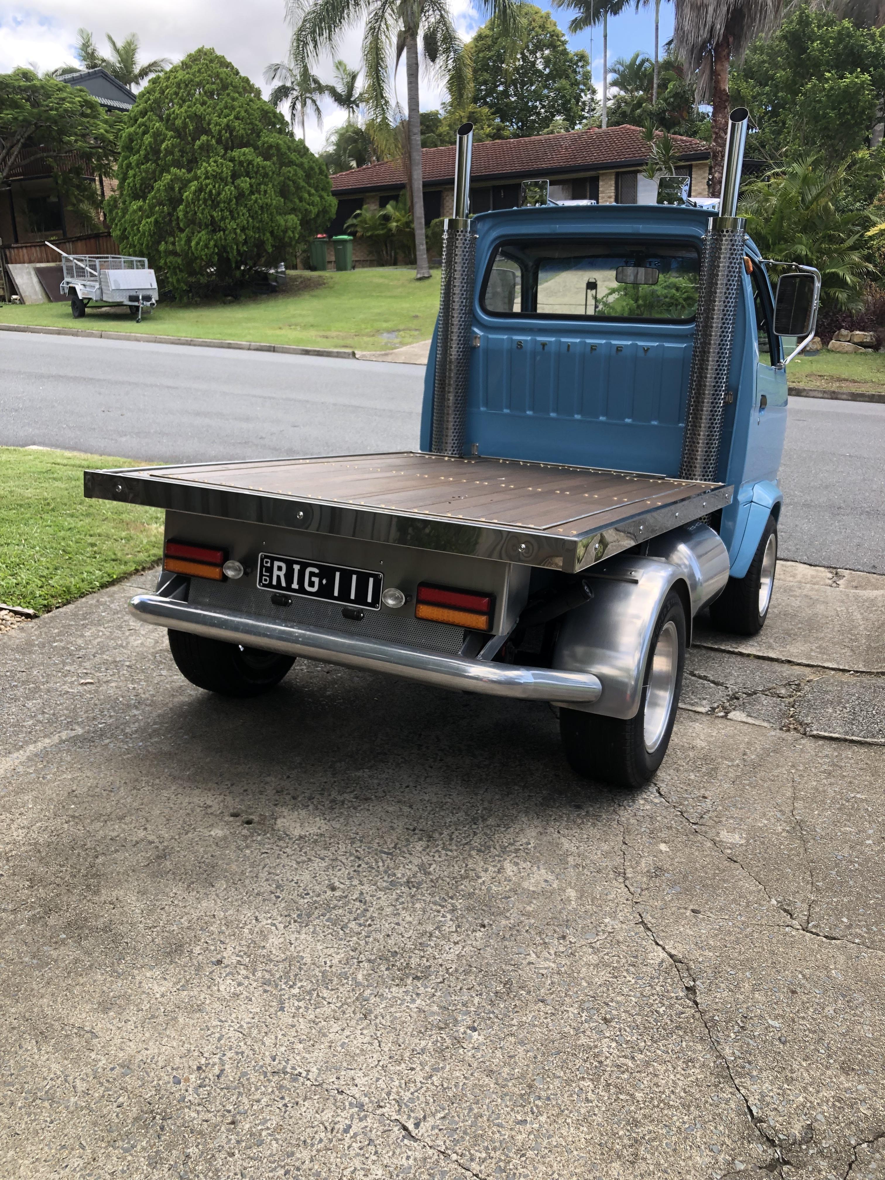1986 ICV CUSTOM MINI TRAY TRUCK