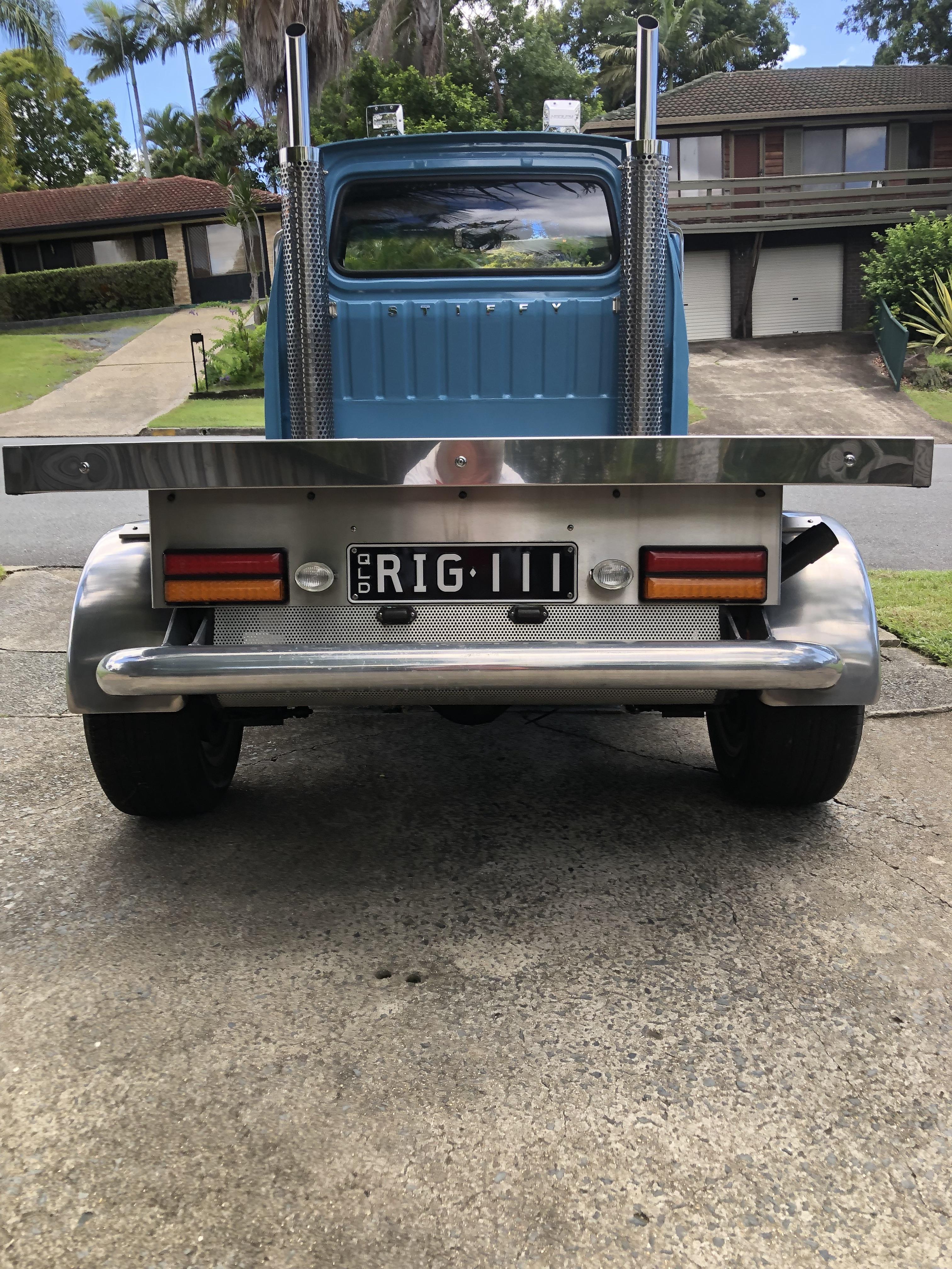 1986 ICV CUSTOM MINI TRAY TRUCK