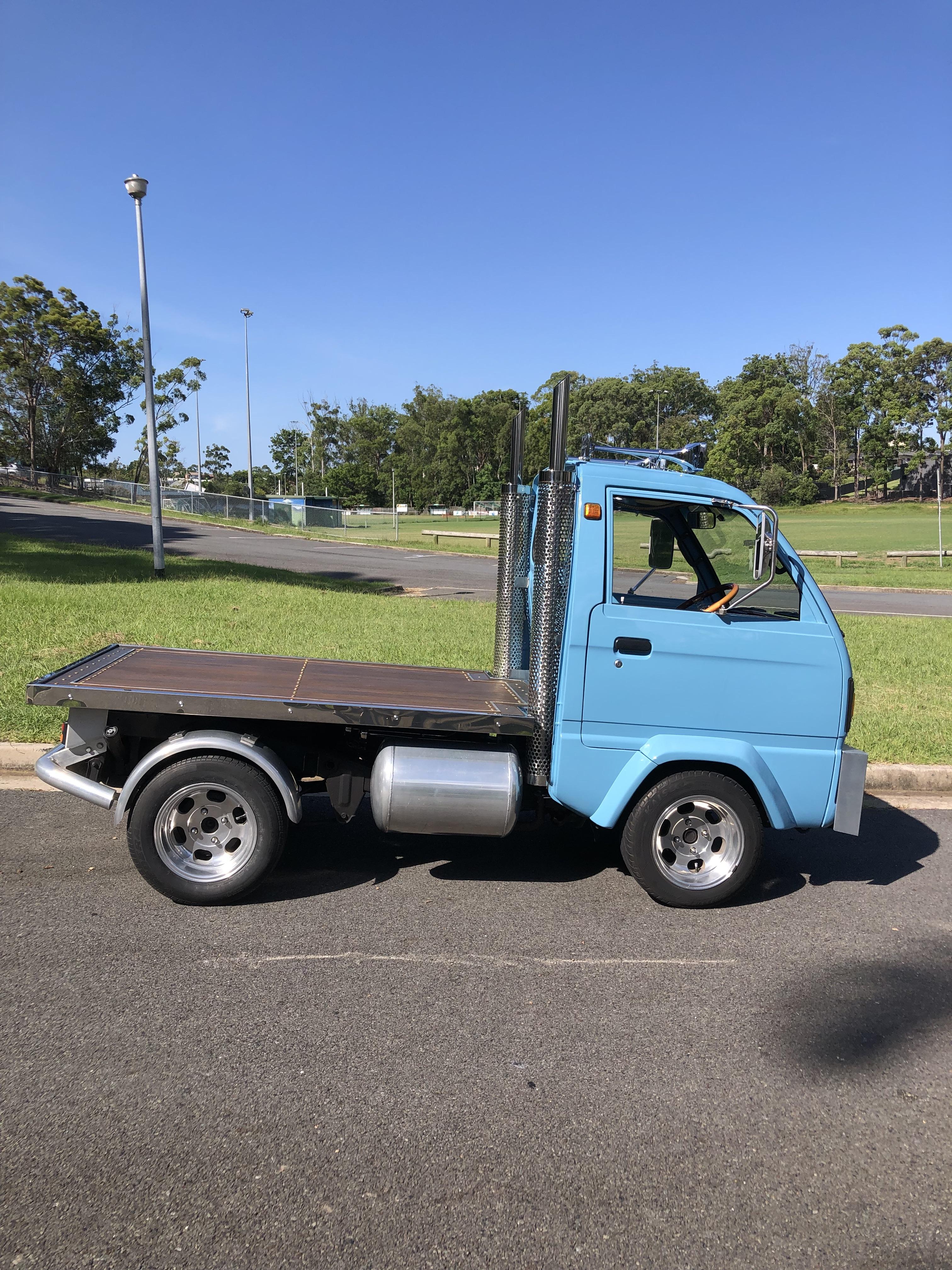 1986 ICV CUSTOM MINI TRAY TRUCK