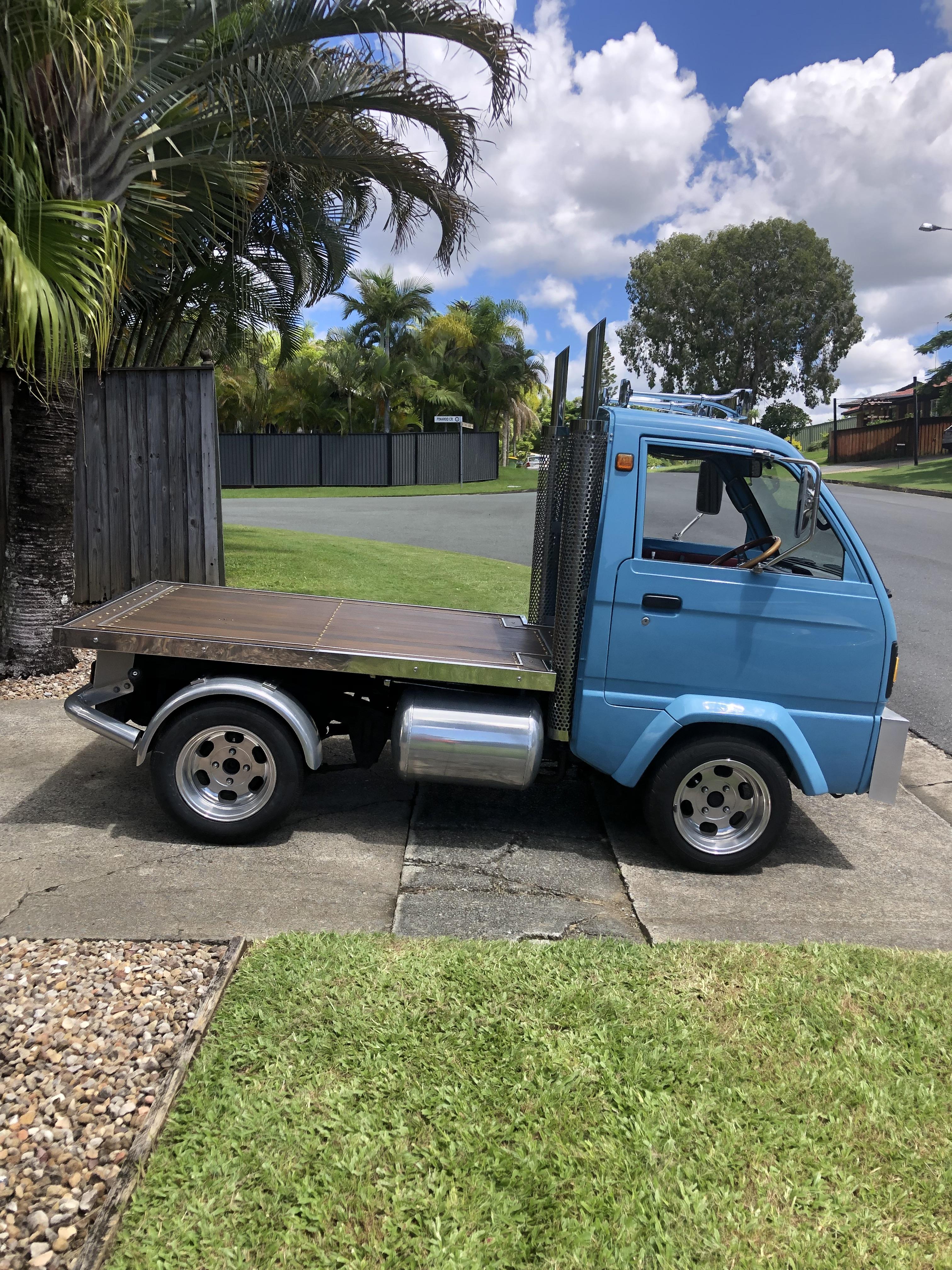 1986 ICV CUSTOM MINI TRAY TRUCK