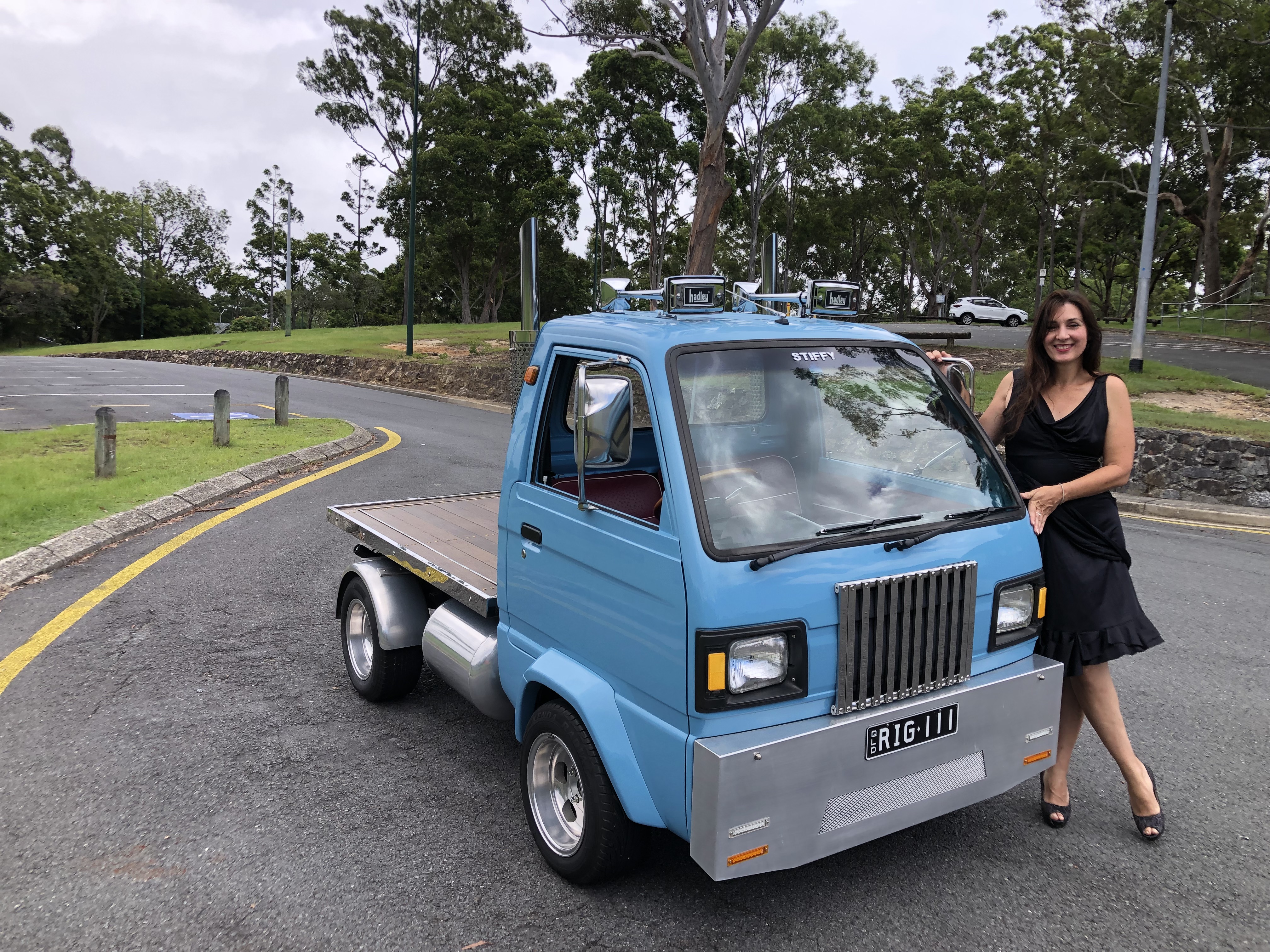 1986 ICV CUSTOM MINI TRAY TRUCK