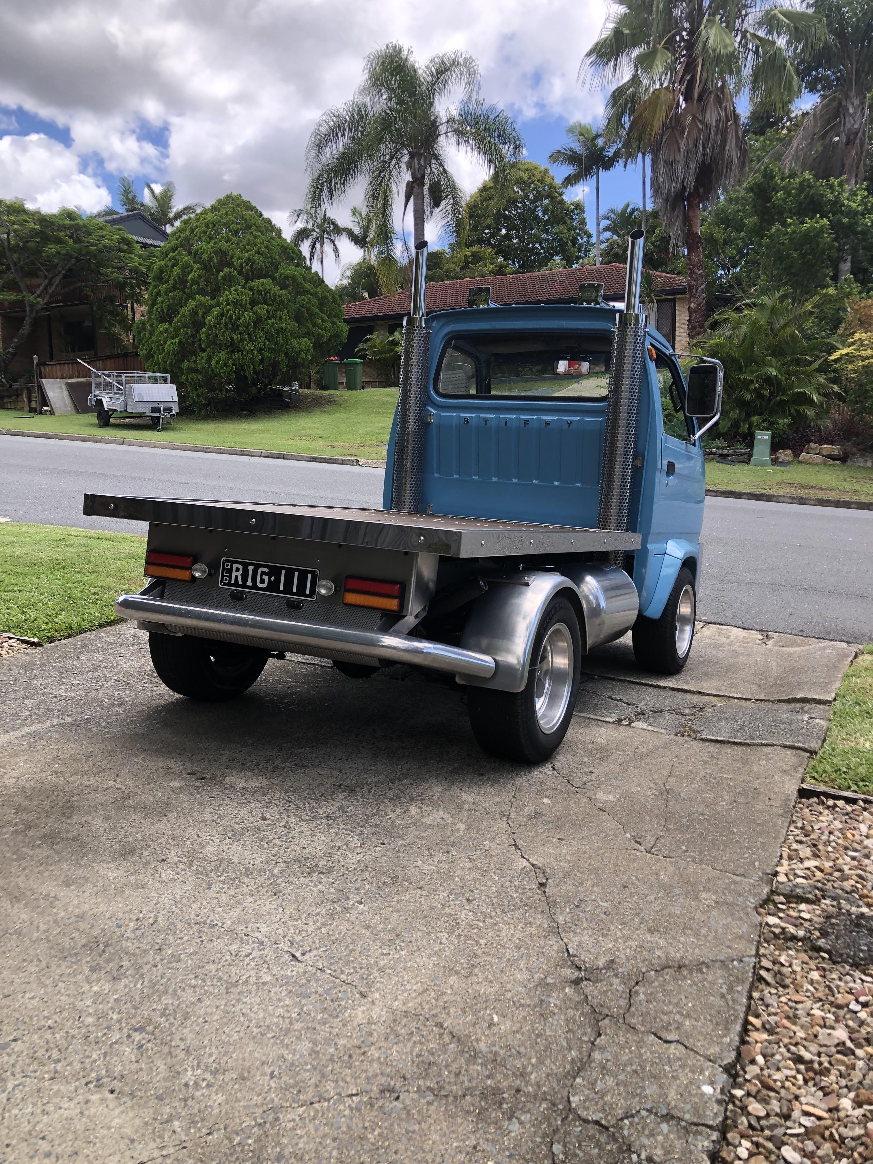 1986 ICV CUSTOM MINI TRAY TRUCK
