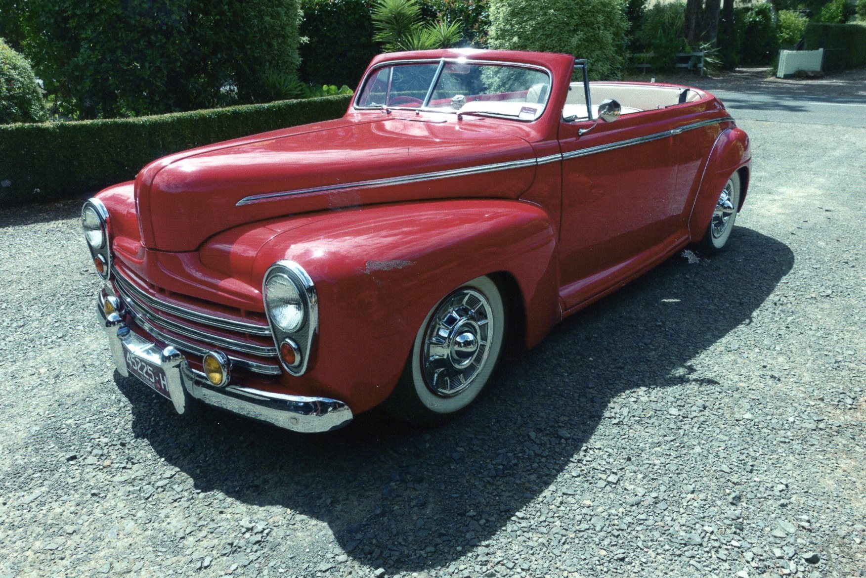1947 FORD DELUXE CONVERTIBLE 