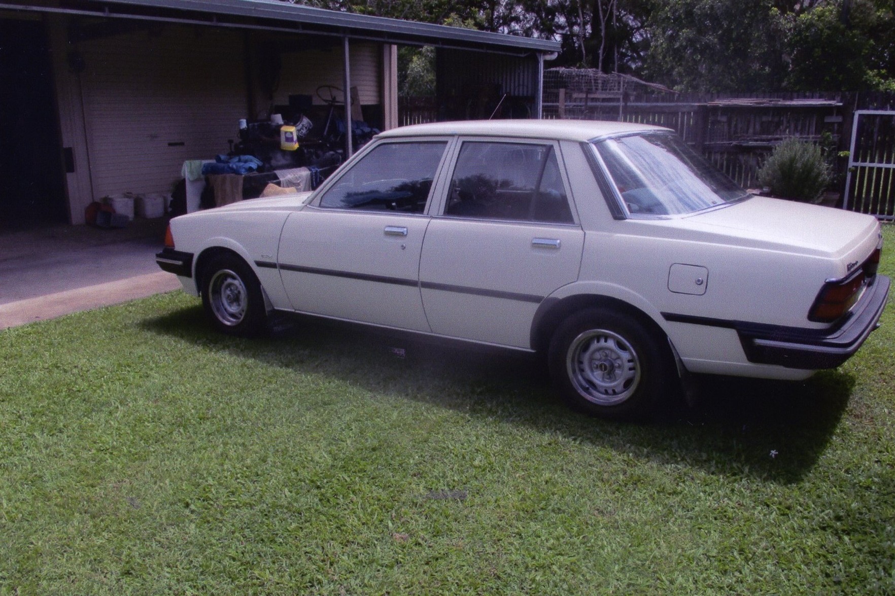 1982 MAZDA 626 DELUXE 5 SP MANUAL 4D SEDAN