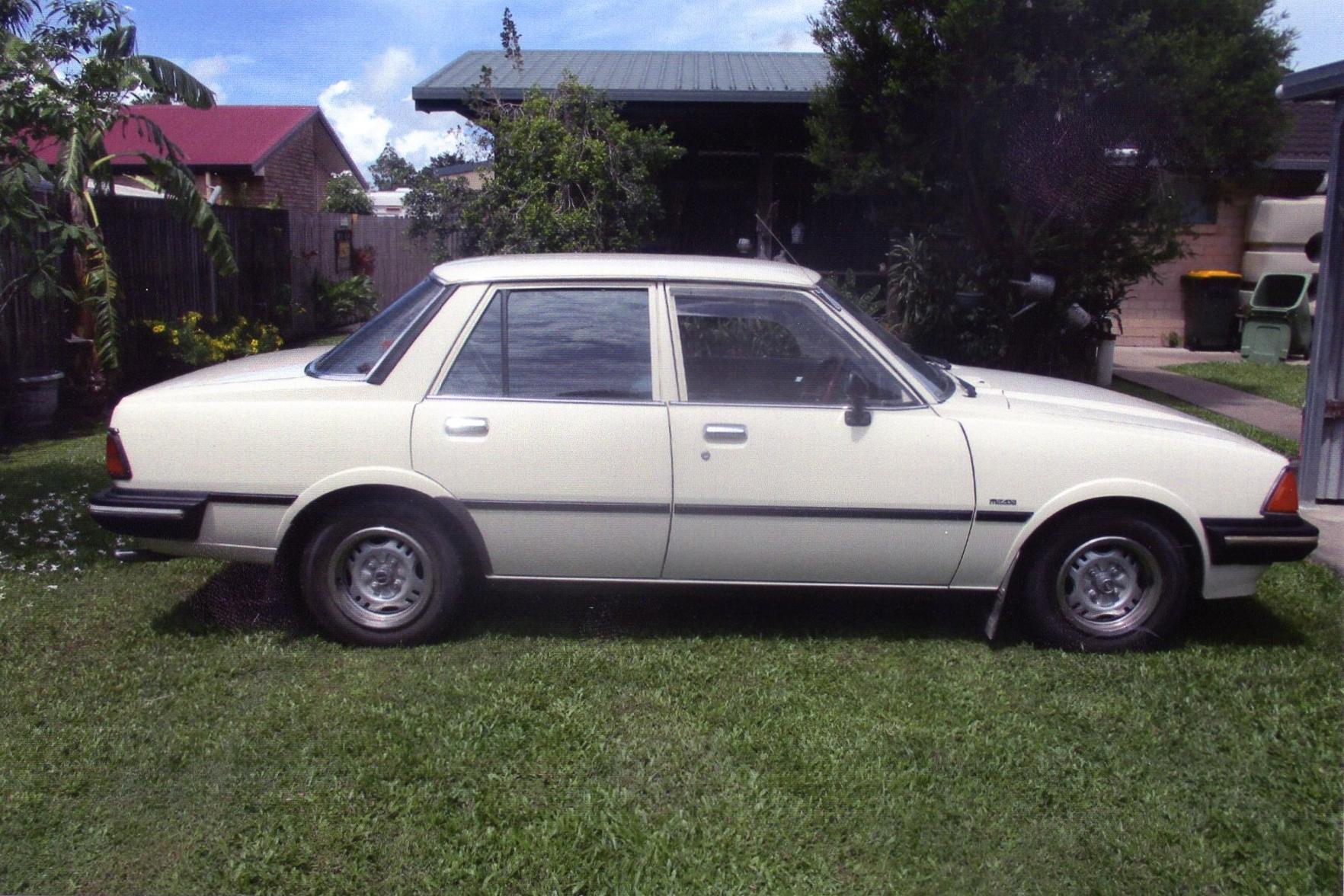 1982 MAZDA 626 DELUXE 5 SP MANUAL 4D SEDAN