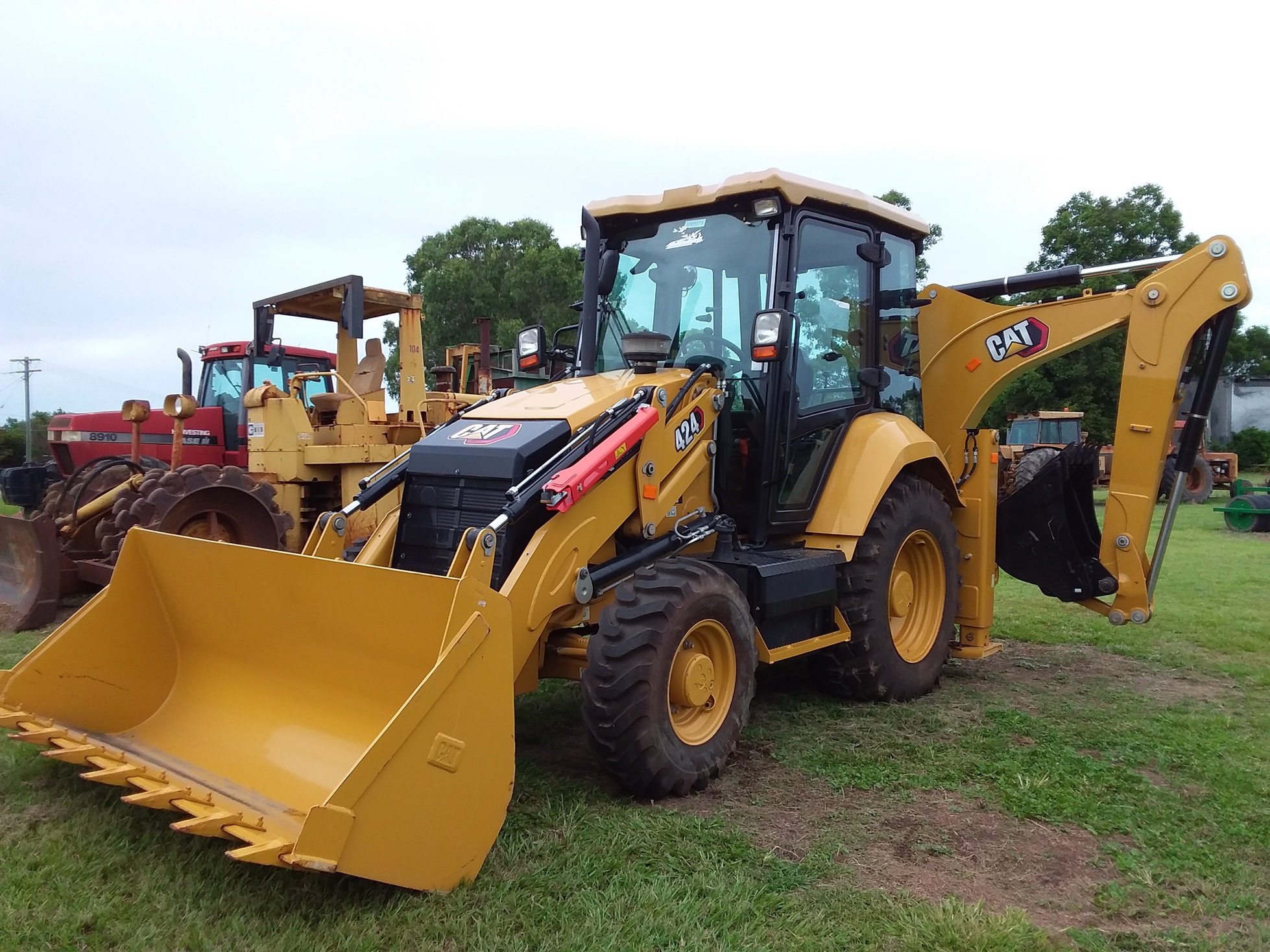 2023 CATERPILLAR 424 4X4 CAB BACKHOE