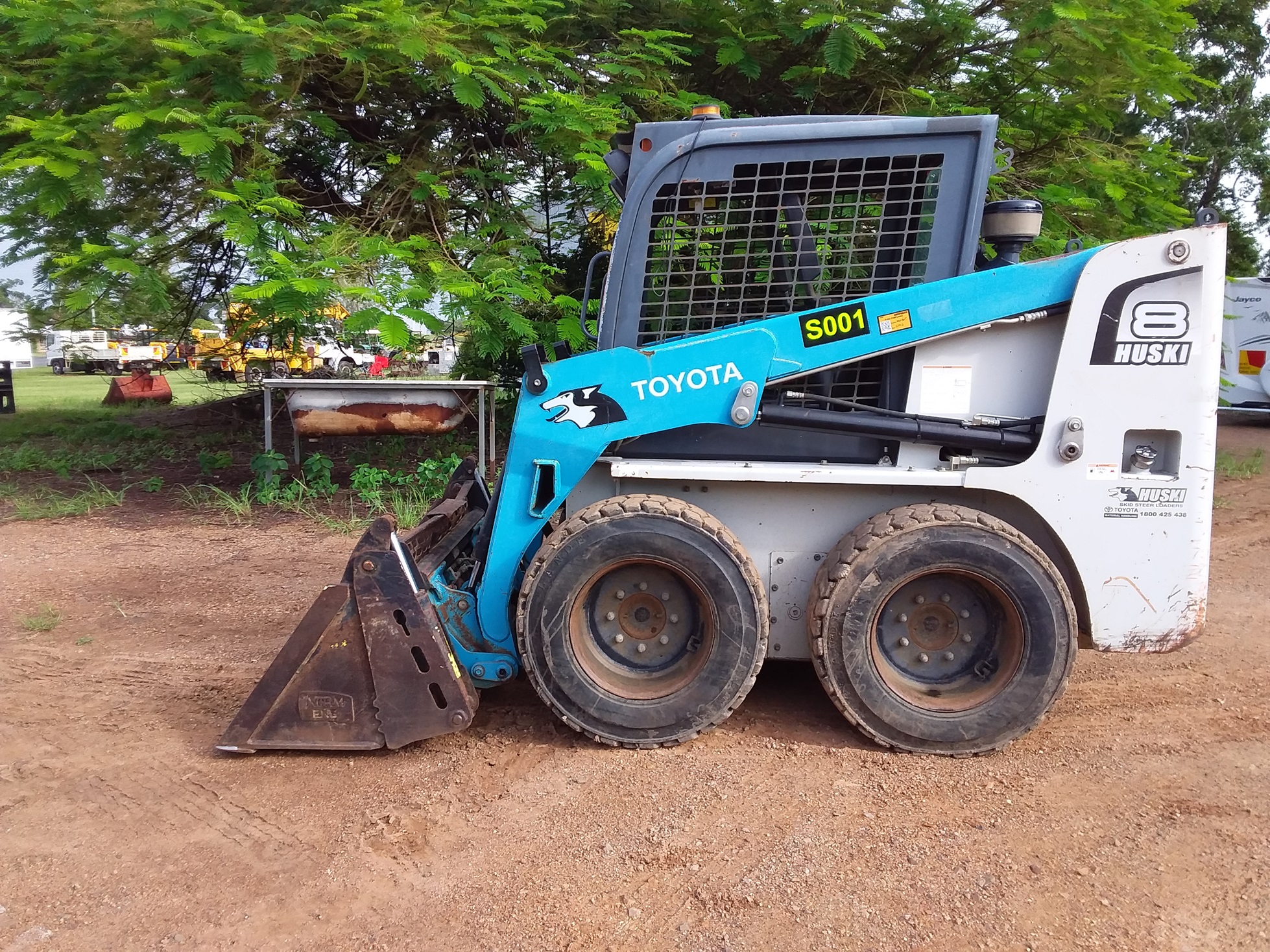 2018 TOYOTA SKID LOADER