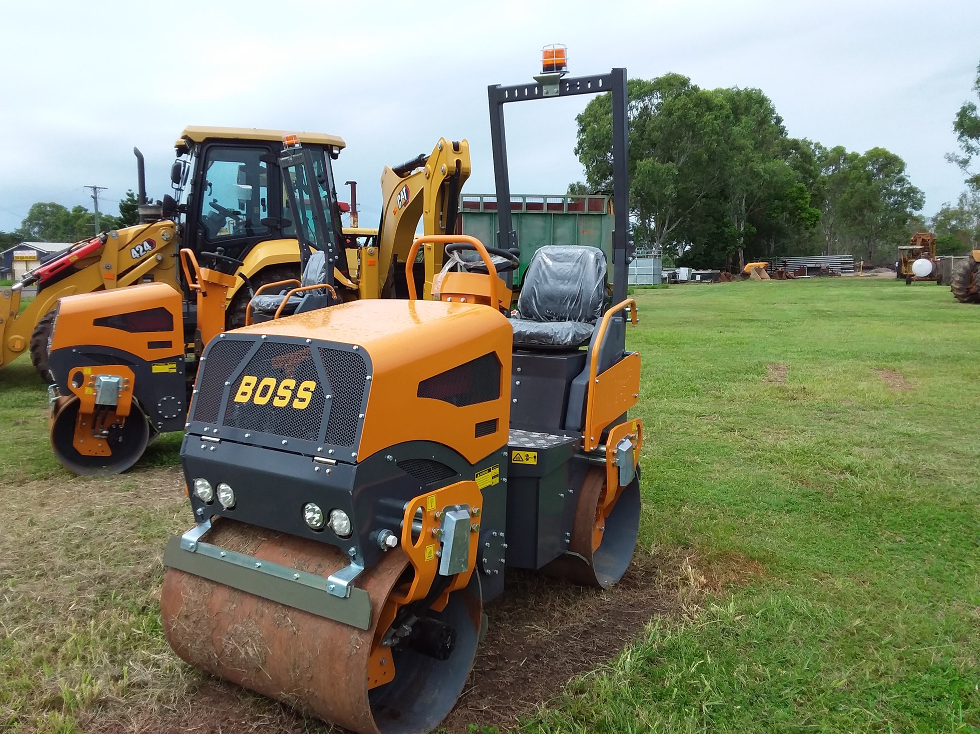 2023 BOSS VT800 VIBRATING DRUM ROLLERS