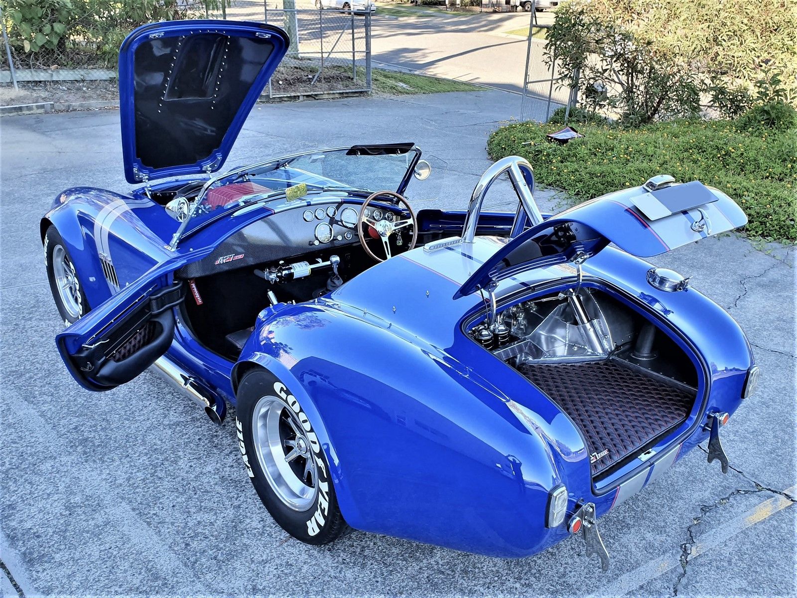 1965 AC COBRA ROADSTER REPLICA