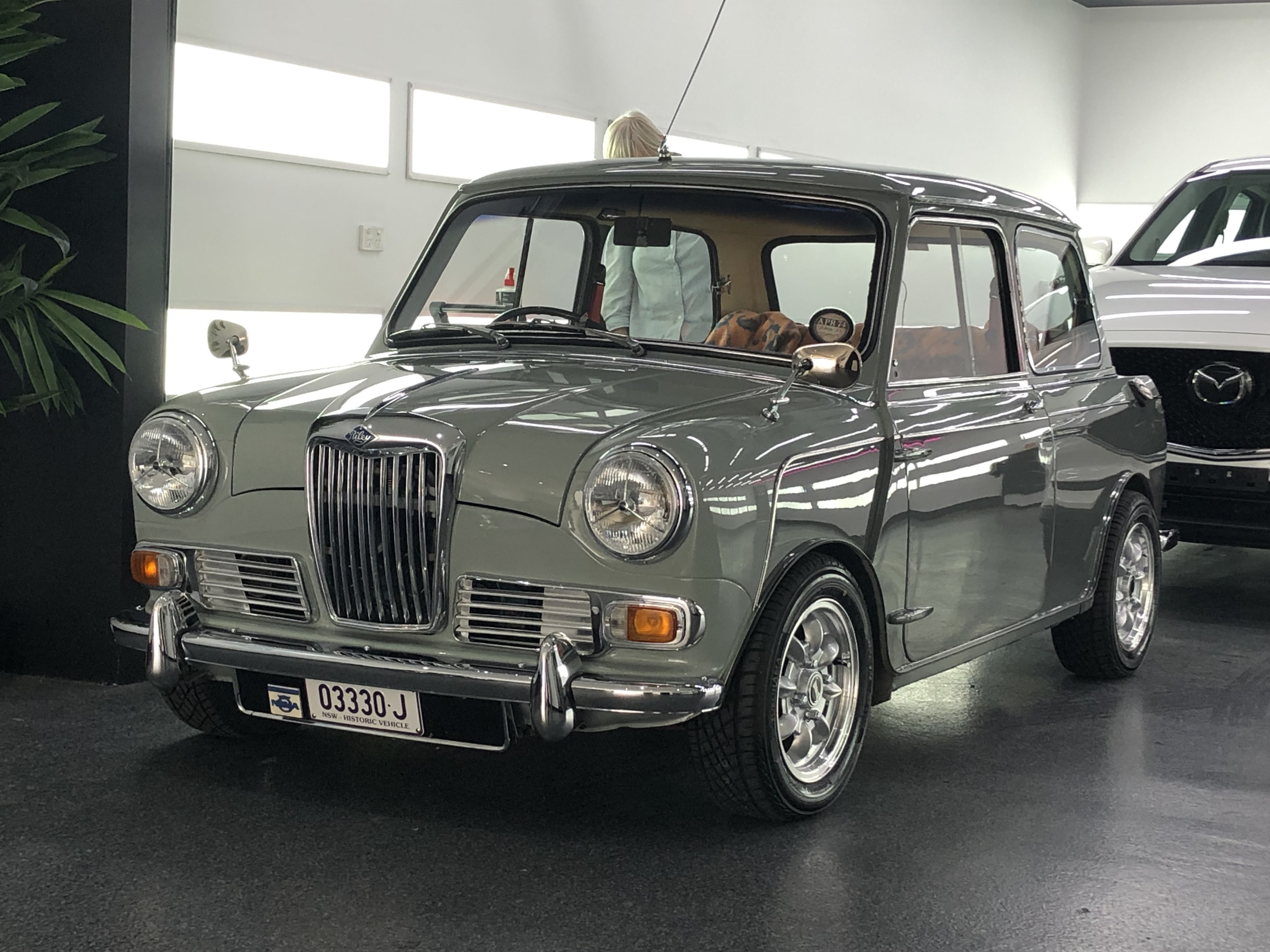 1964 MORRIS ELF Mk.2 2D SEDAN