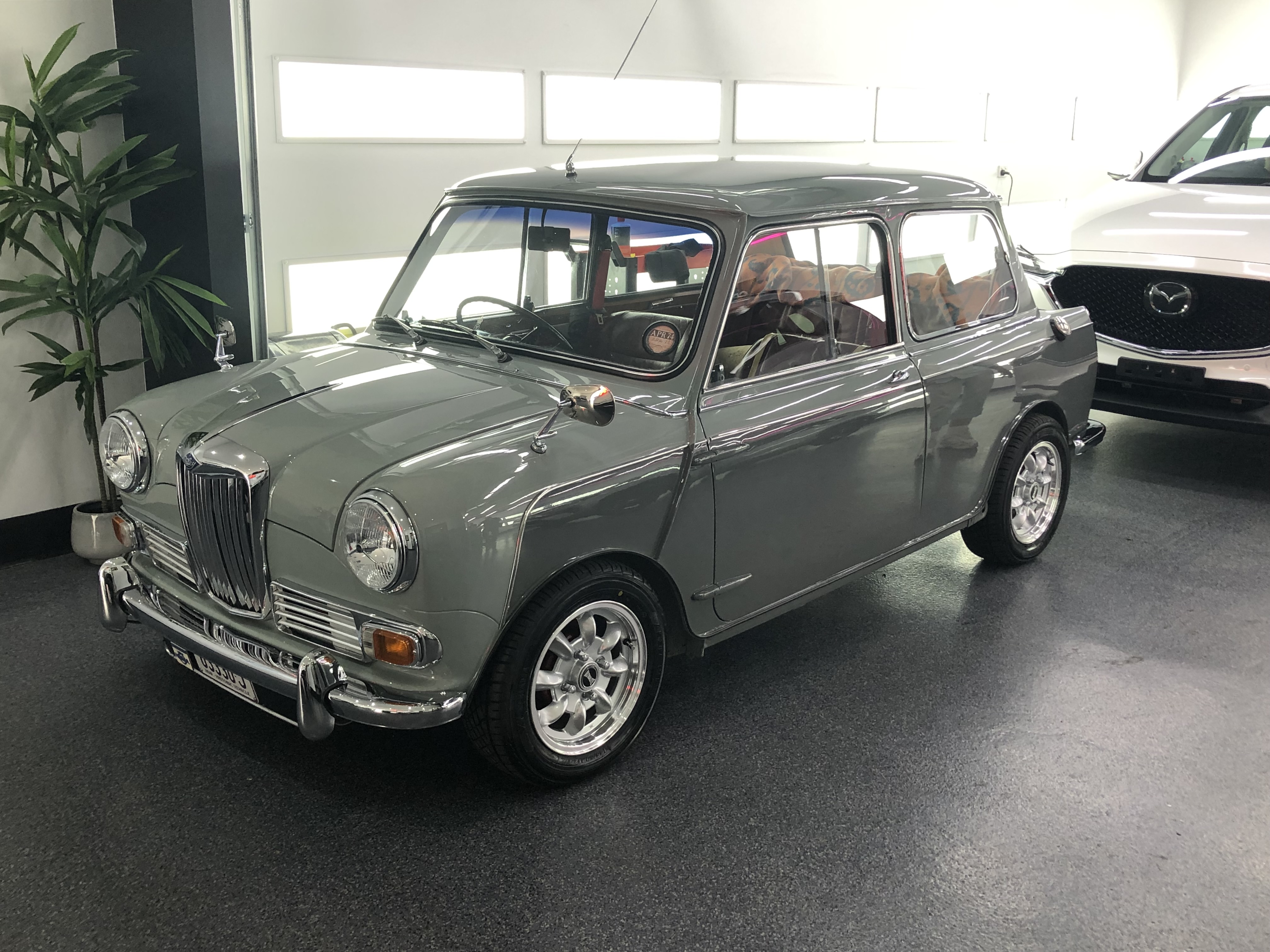1964 MORRIS ELF Mk.2 2D SEDAN
