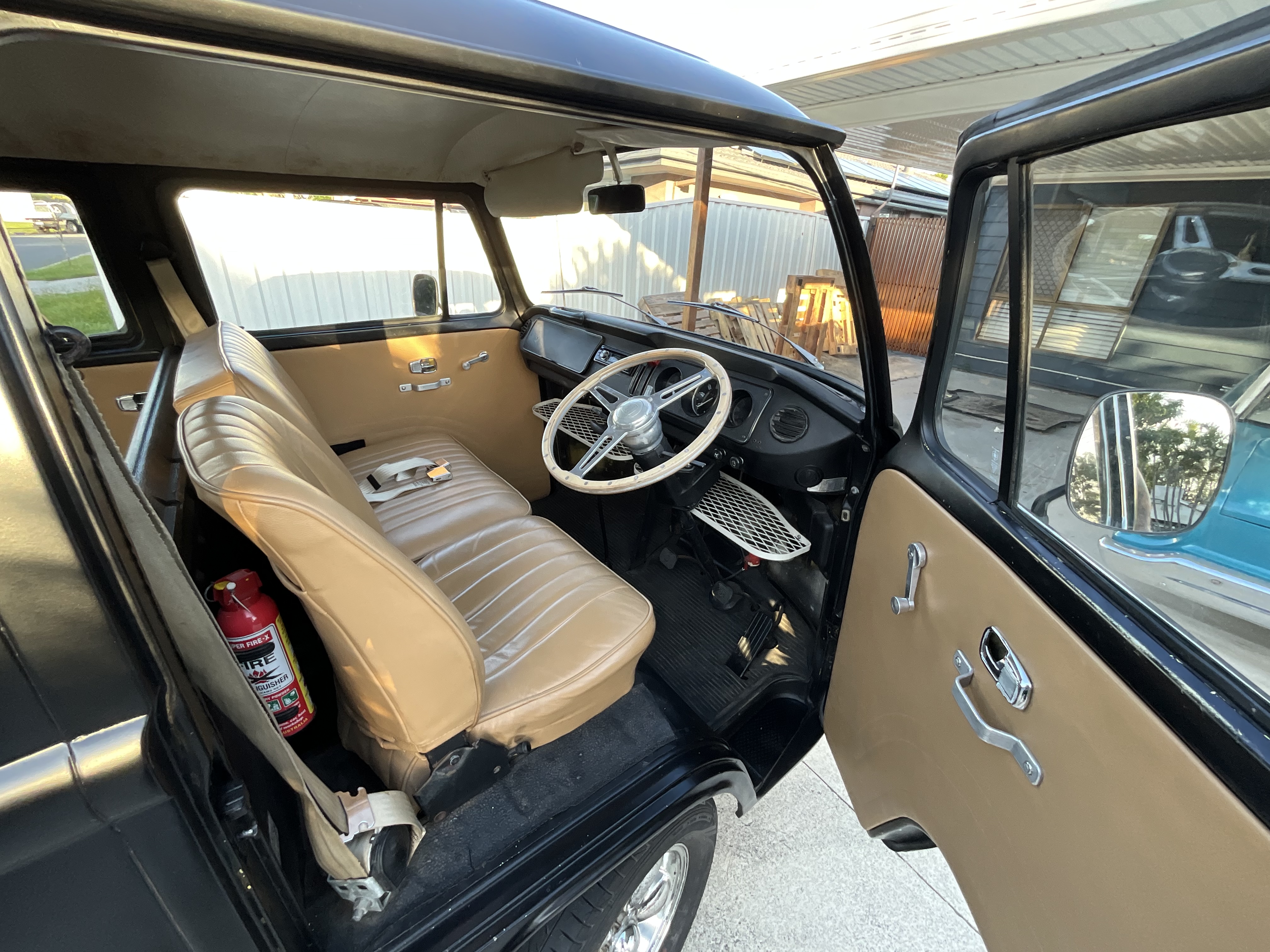 1976 VOLKSWAGEN COMBI DUAL CAB UTILITY