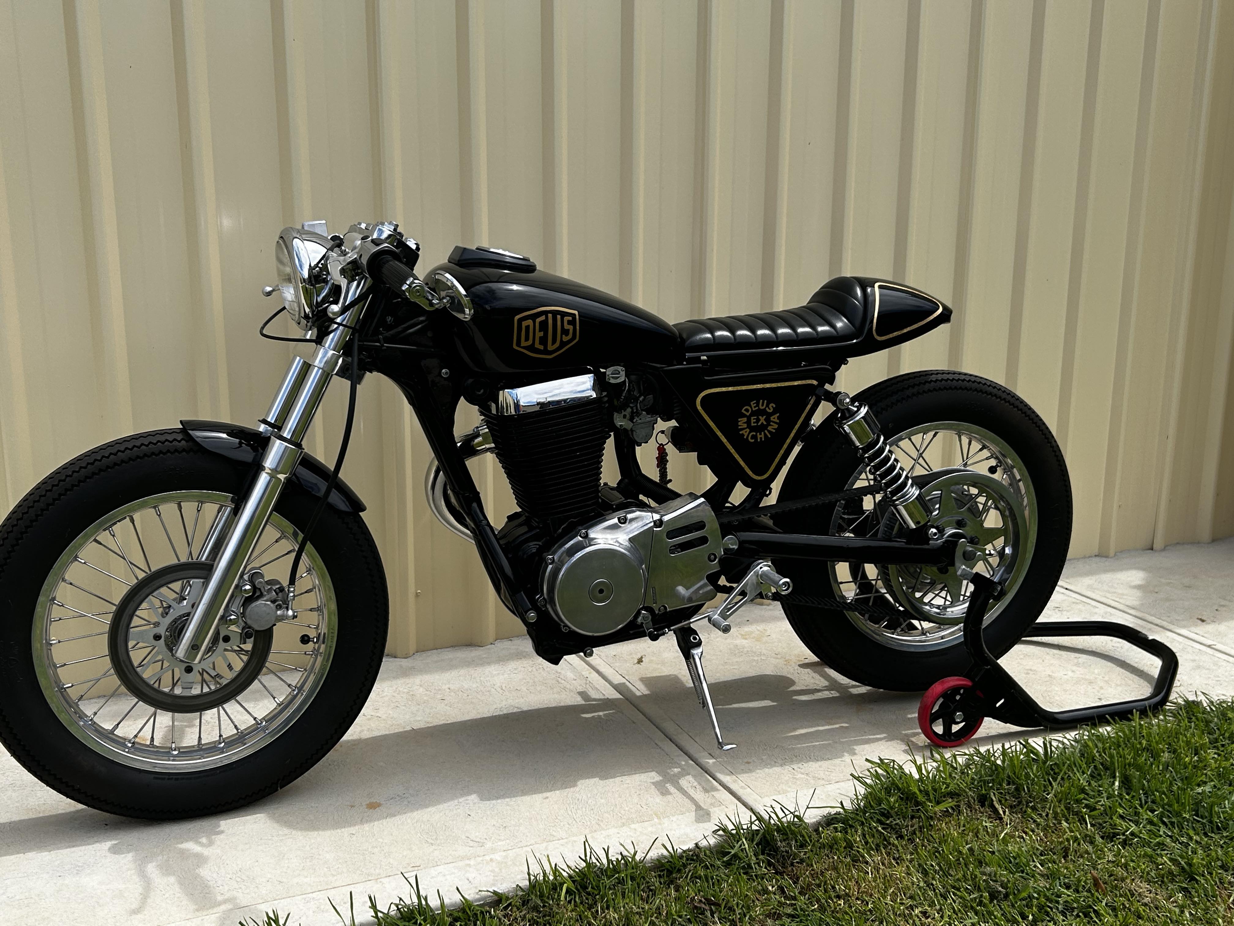 1986 SUZUKI 650CC CAFE