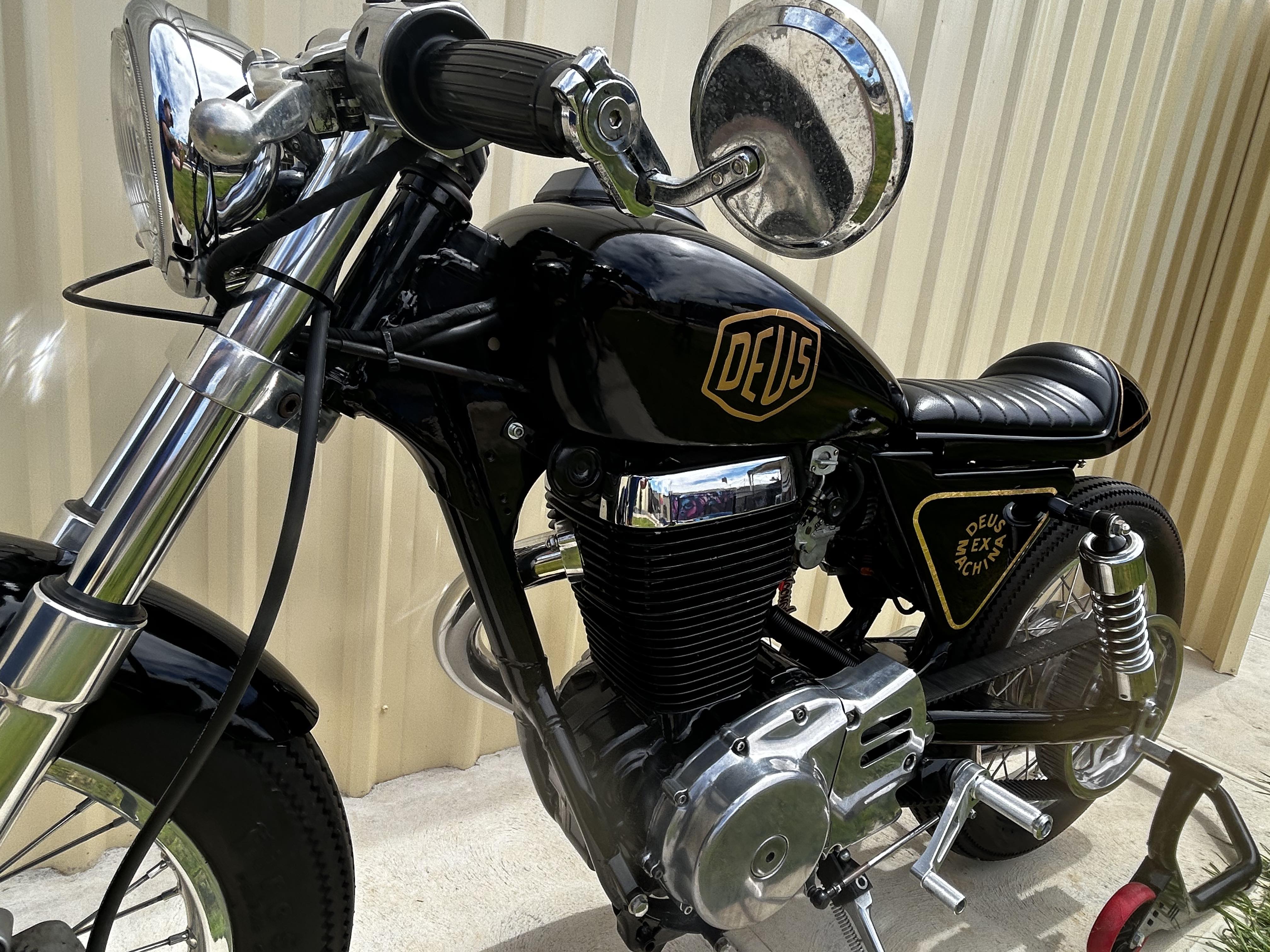 1986 SUZUKI 650CC CAFE 