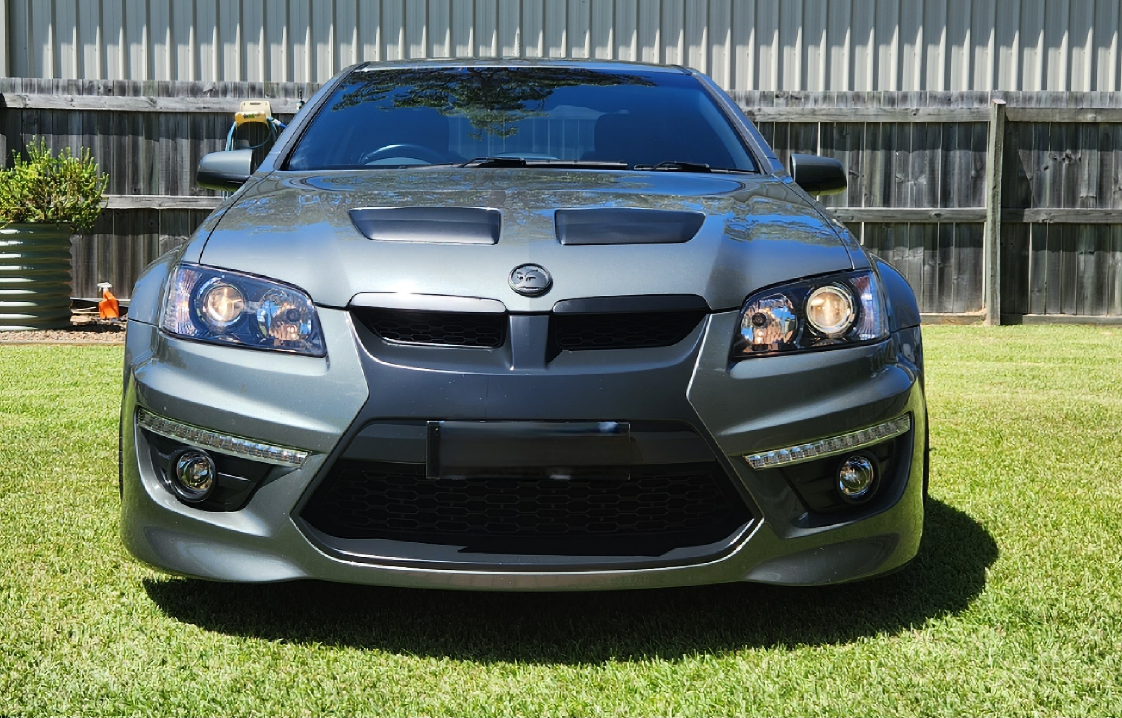 2011 HSV CLUBSPORT R8 BLACK EDITION