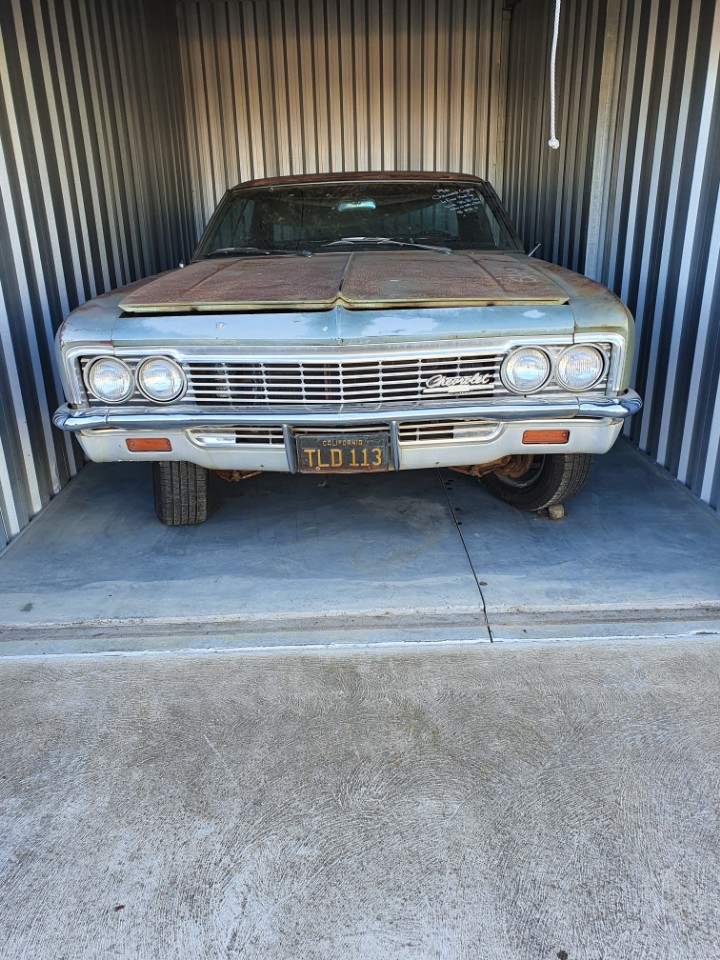 1966 CHEVROLET CAPRICE SEDAN