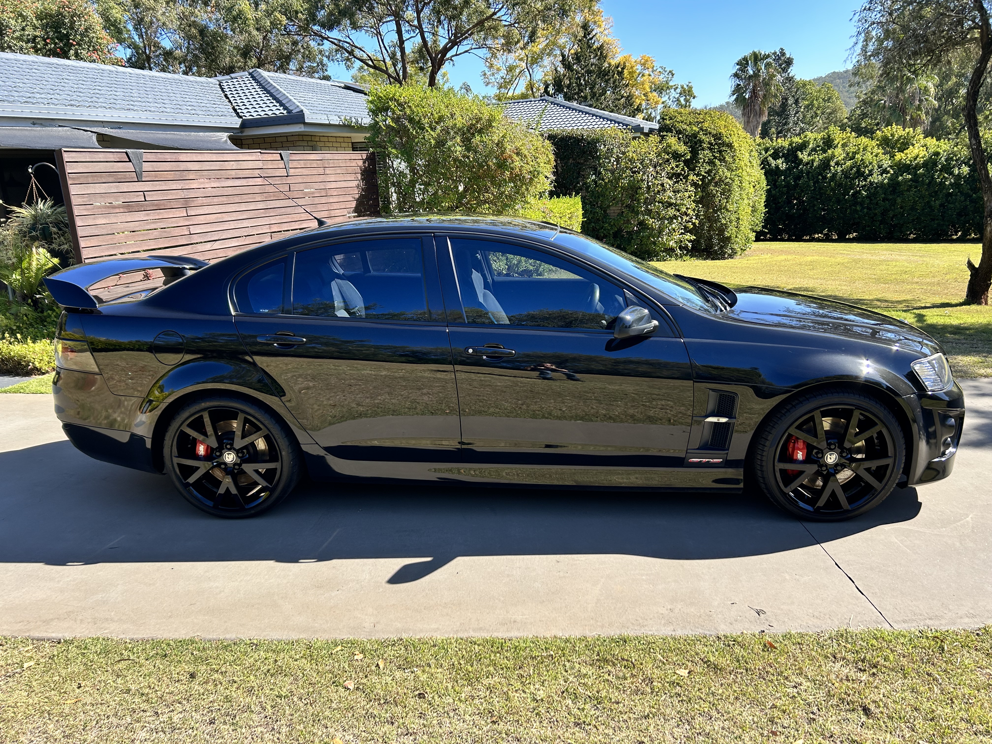 2009 HSV GTS E2 SERIES 6 SP MANUAL 4D SEDAN