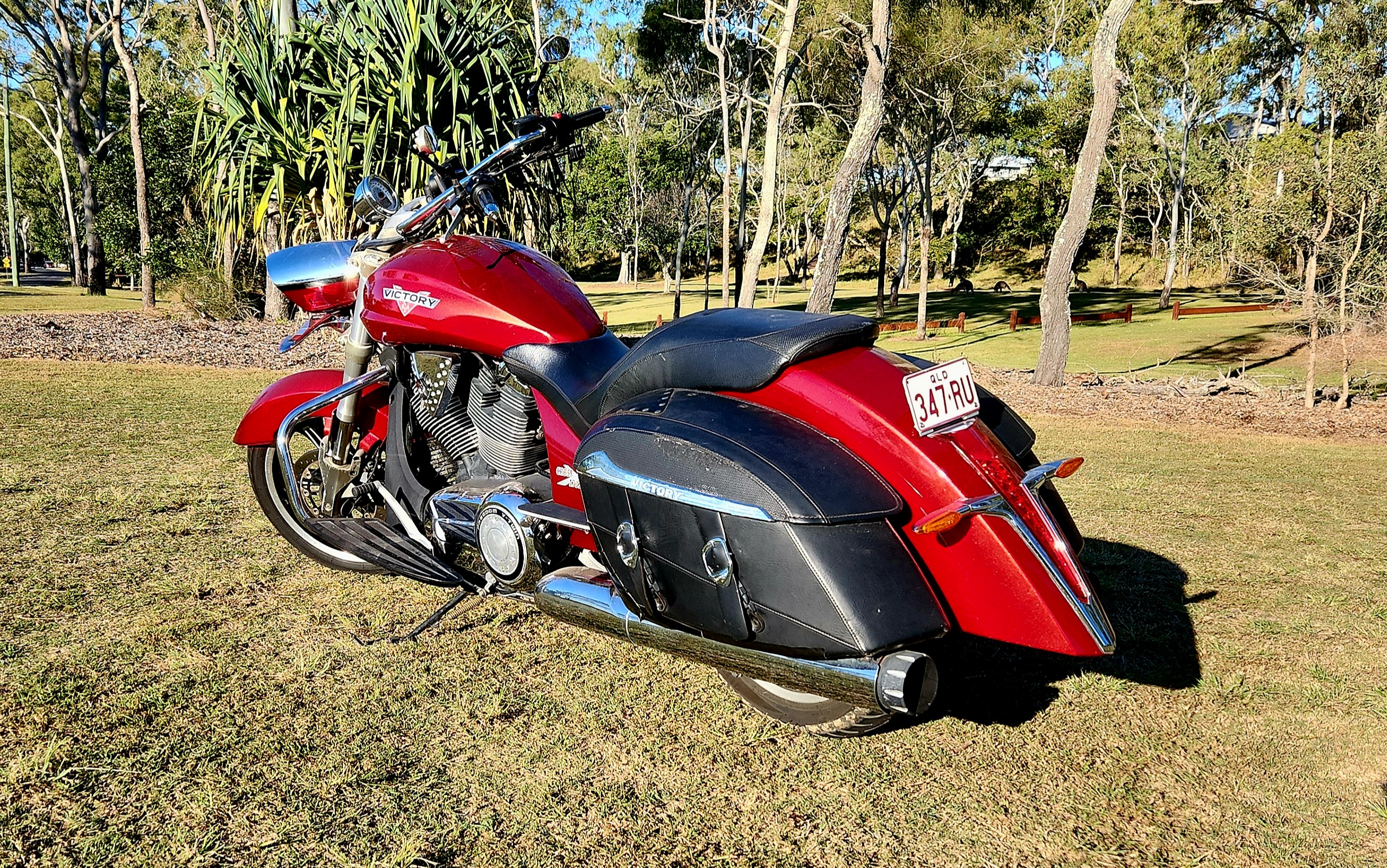 2012 VICTORY CROSS ROADS (HARD BAGGER) CRUISER