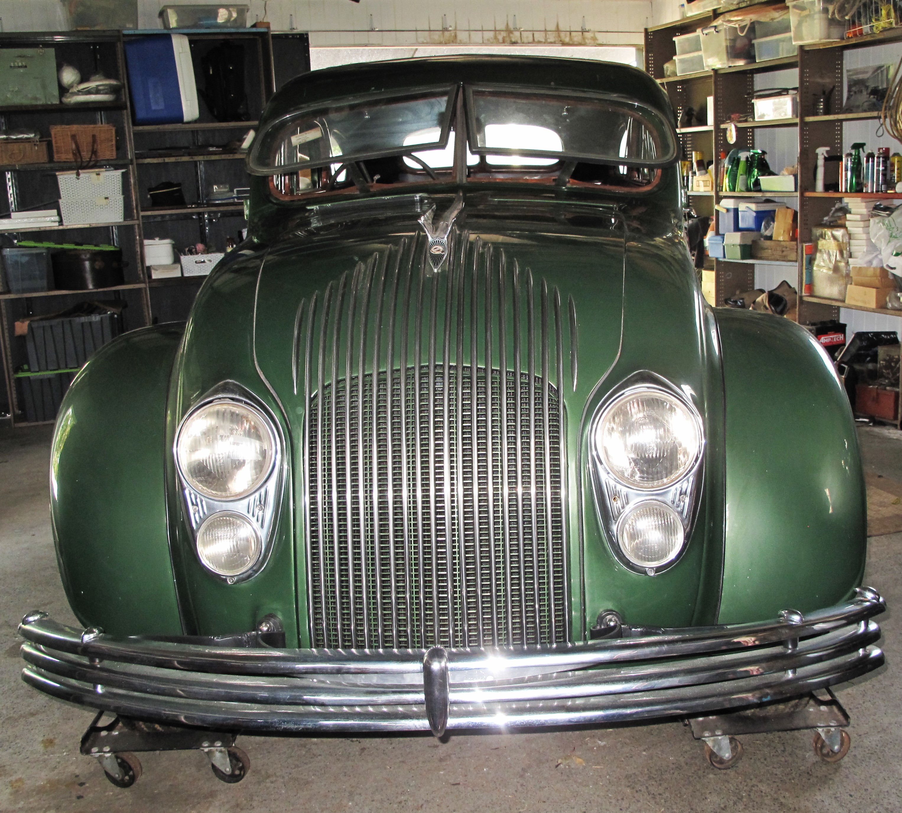 1934 CHYRSLER IMPERIAL AIRFLOW SEDAN
