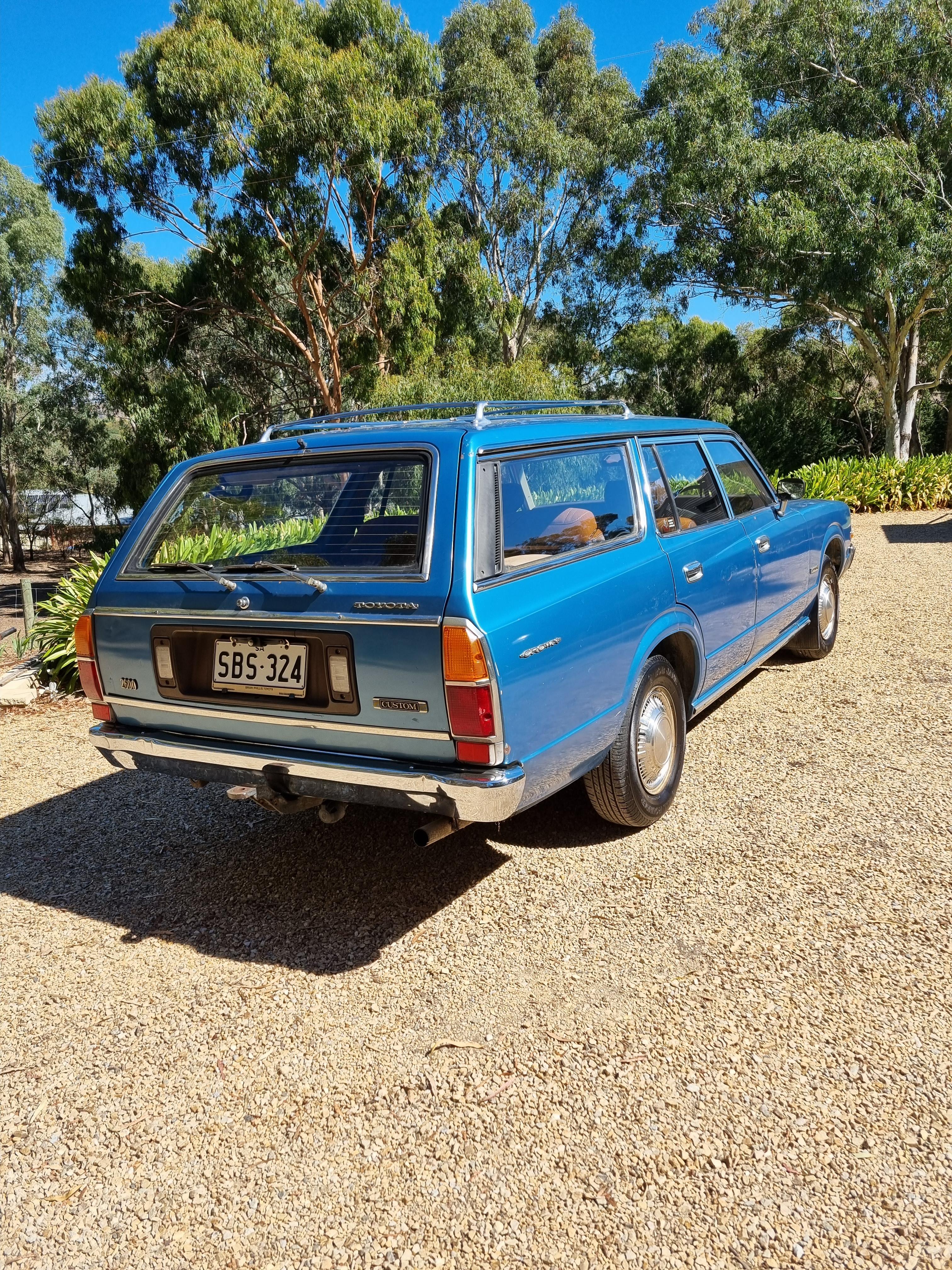 1976 TOYOTA CROWN WAGON