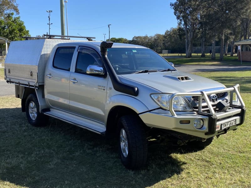 2010 TOYOTA HILUX SR5 4X4 DUAL CAB UTILITY 