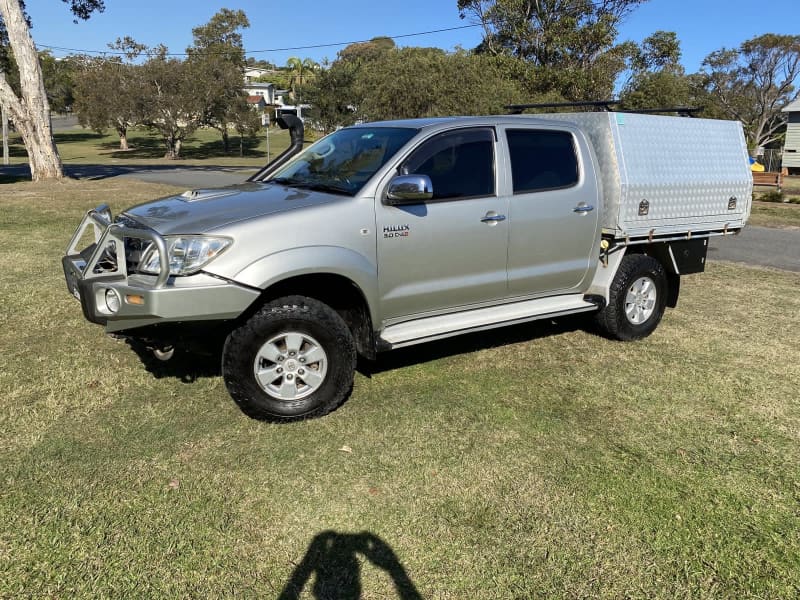 2010 TOYOTA HILUX SR5 4X4 DUAL CAB UTILITY 