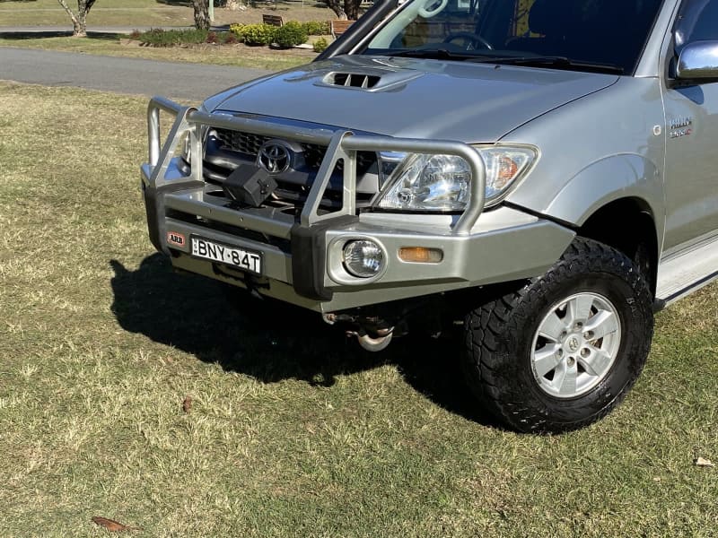 2010 TOYOTA HILUX SR5 4X4 DUAL CAB UTILITY 