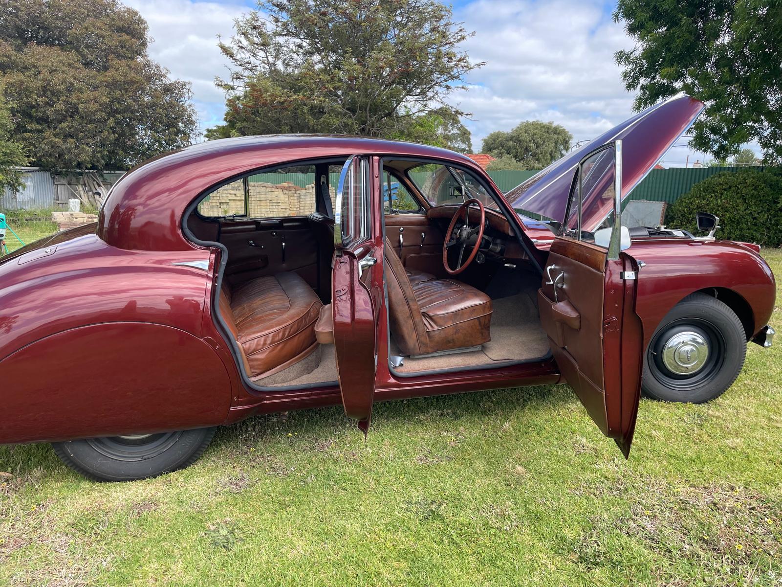 1954 JAGUAR MK VII SEDAN