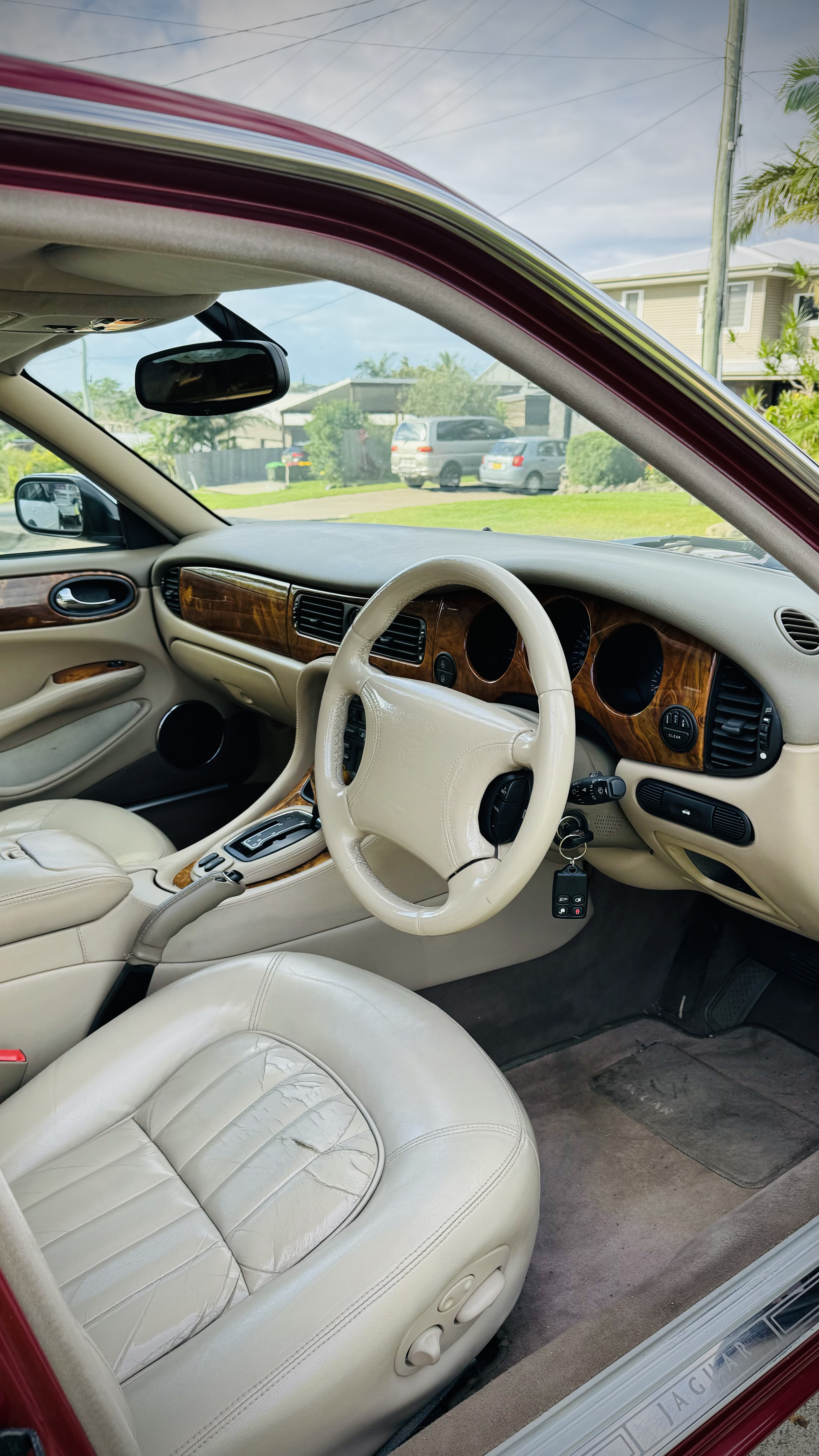 2000 JAGUAR SOVEREIGN 4.0 LWB 5 SP AUTOMATIC 4D SALOON