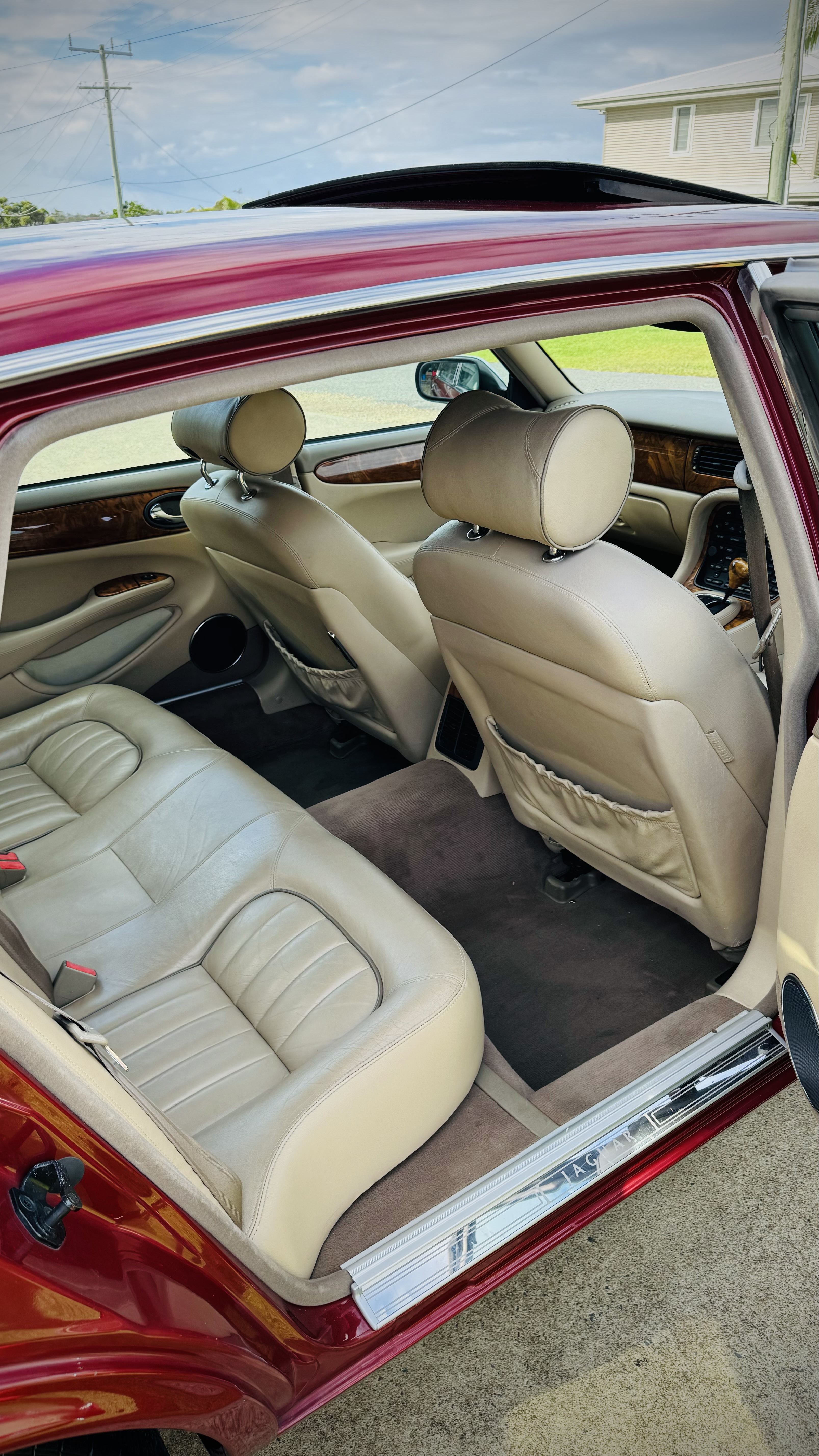 2000 JAGUAR SOVEREIGN 4.0 LWB 5 SP AUTOMATIC 4D SALOON