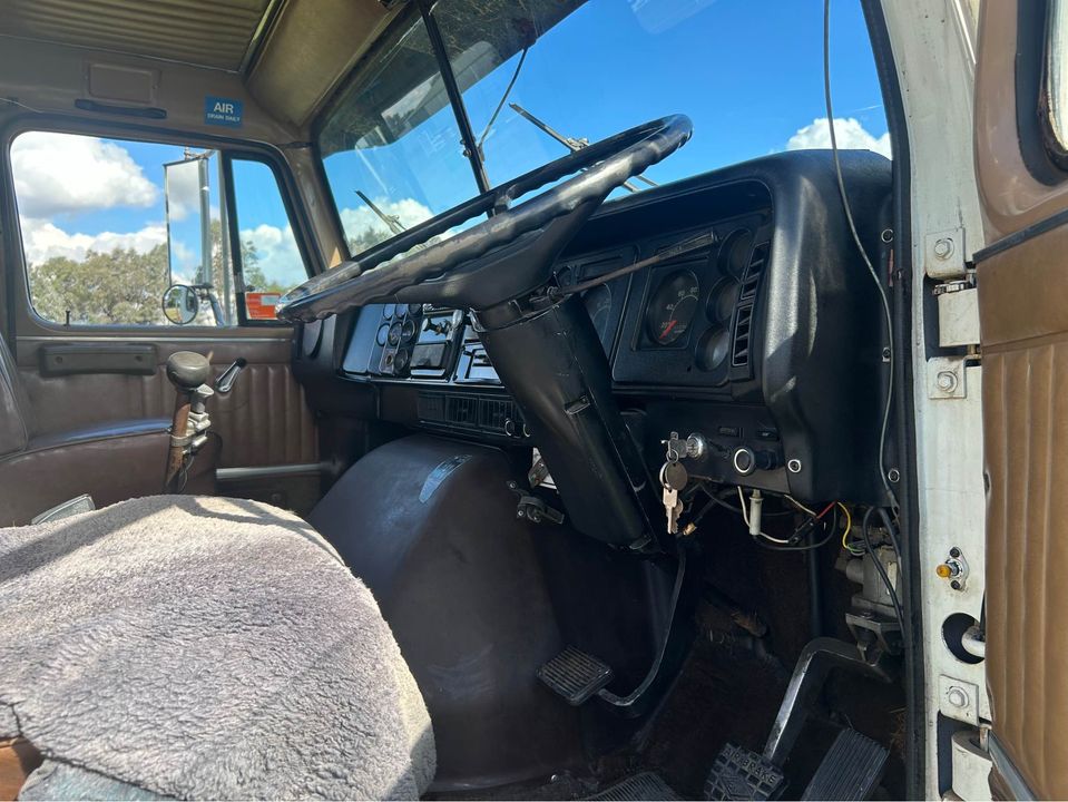 1981 INTERNATIONAL SLINE NTC 230 PRIME MOVER