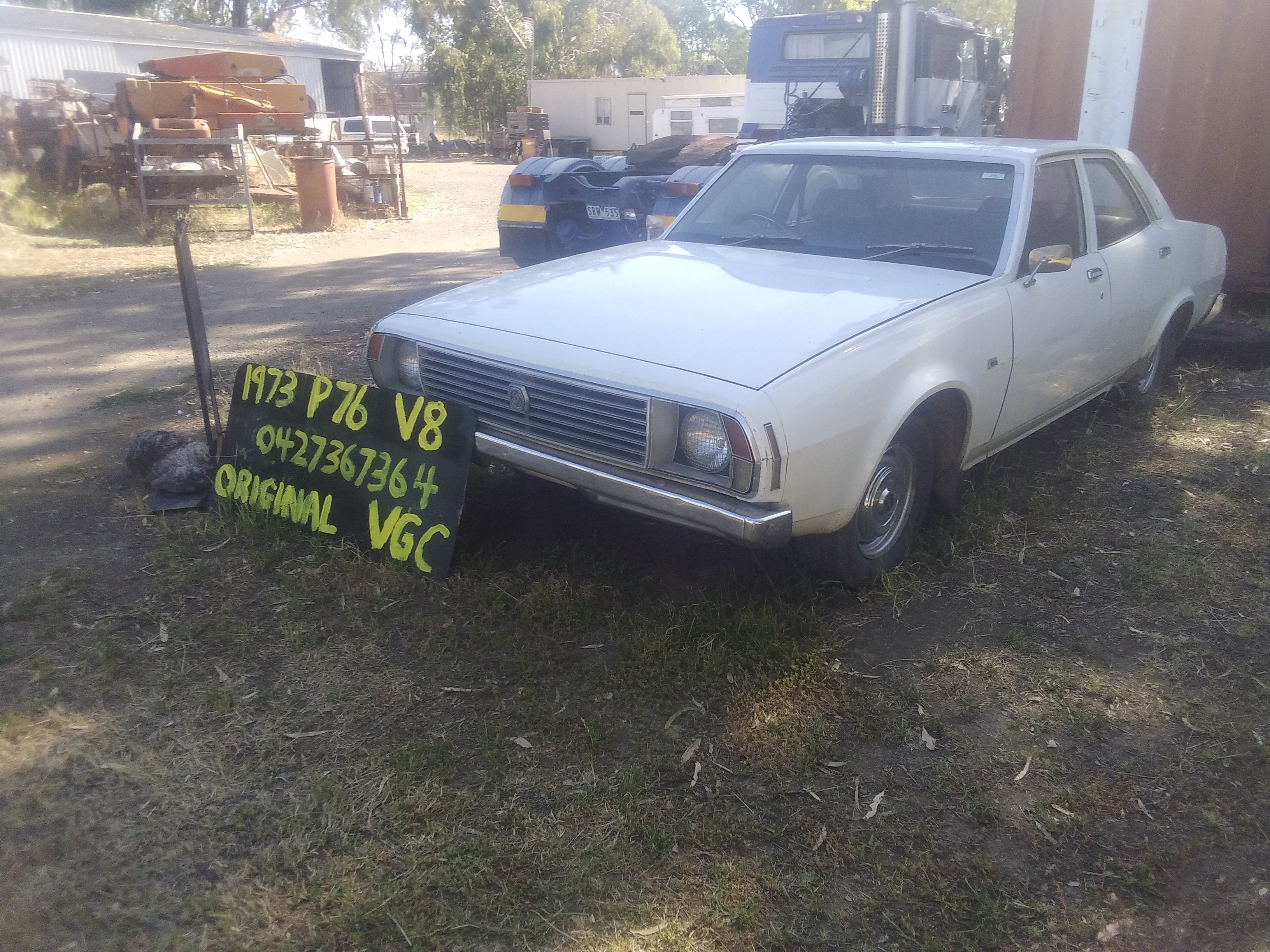 1973 LEYLAND P76 SEDAN