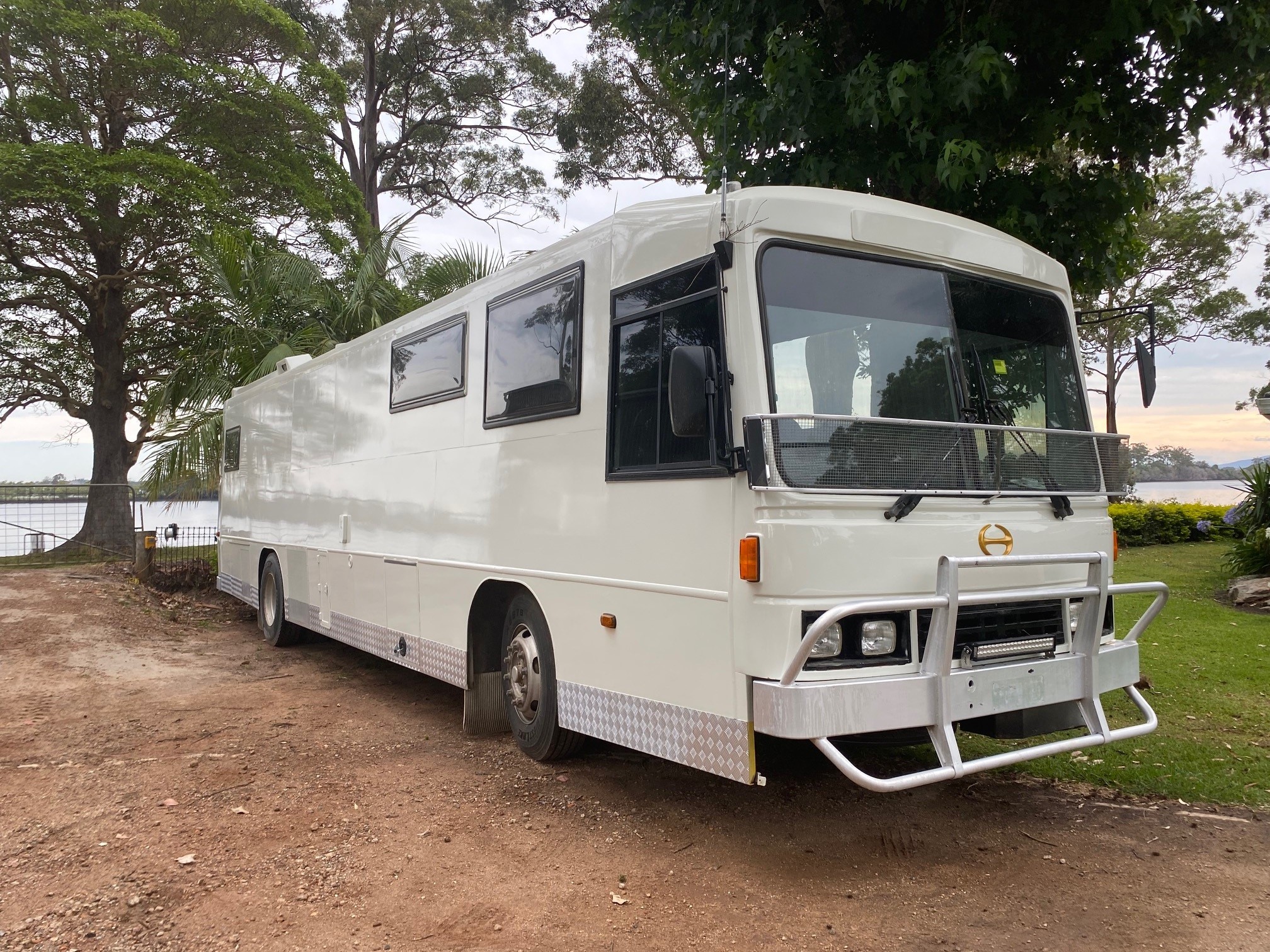 1997 HINO MOTORHOME