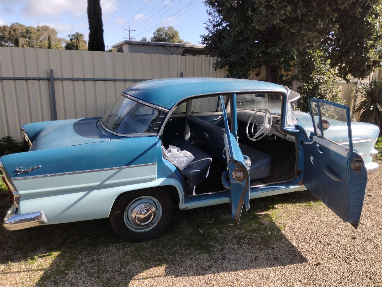 1961 VAUXHALL VICTOR FB SEDAN