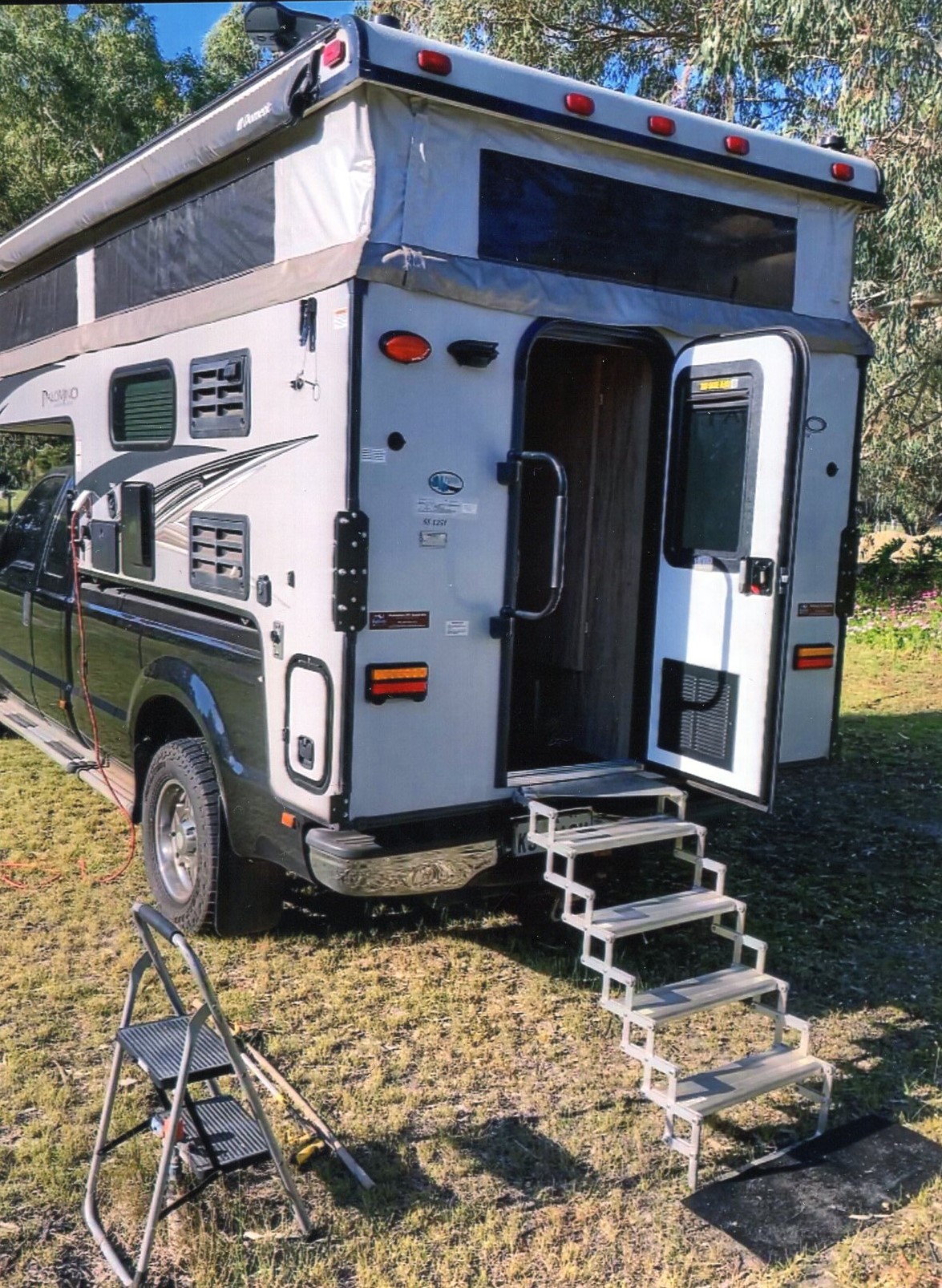 2004 FORD F250 PICK UP WITH CAMPER