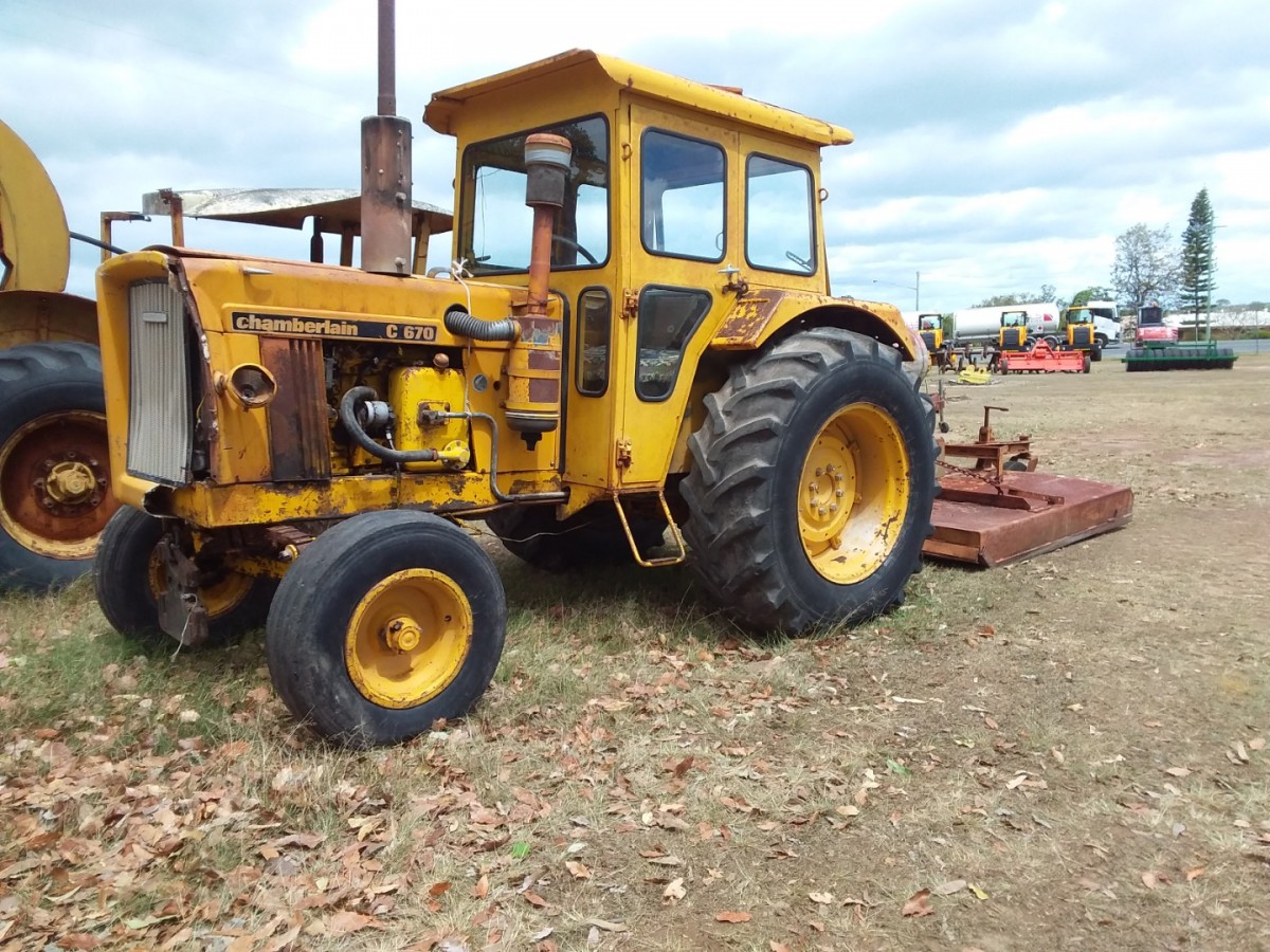 Chamberlain C670 Cab Tractor 