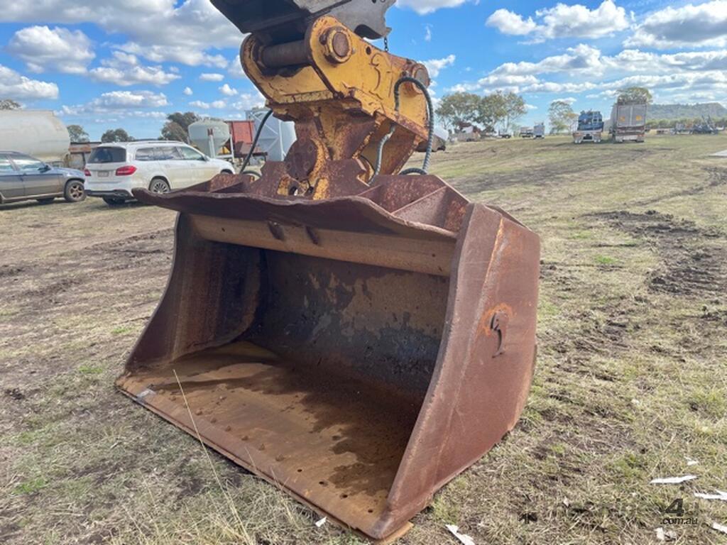JAWS EXCAVATOR BUCKET