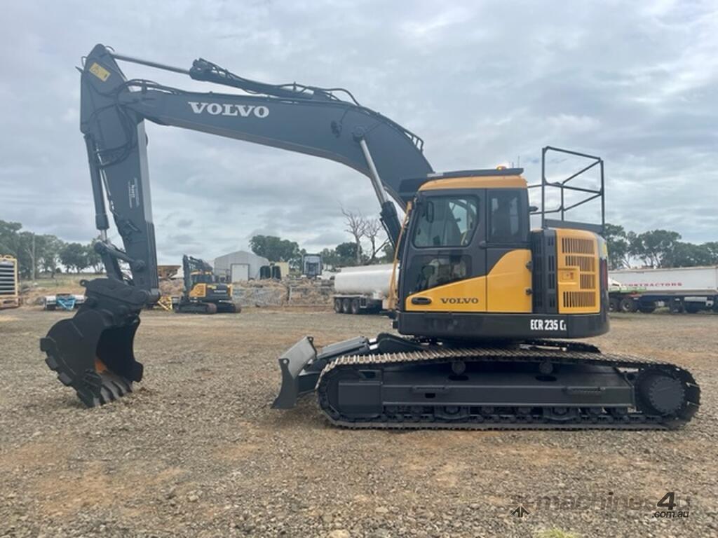 VOLVO ECR235CI EXCAVATOR