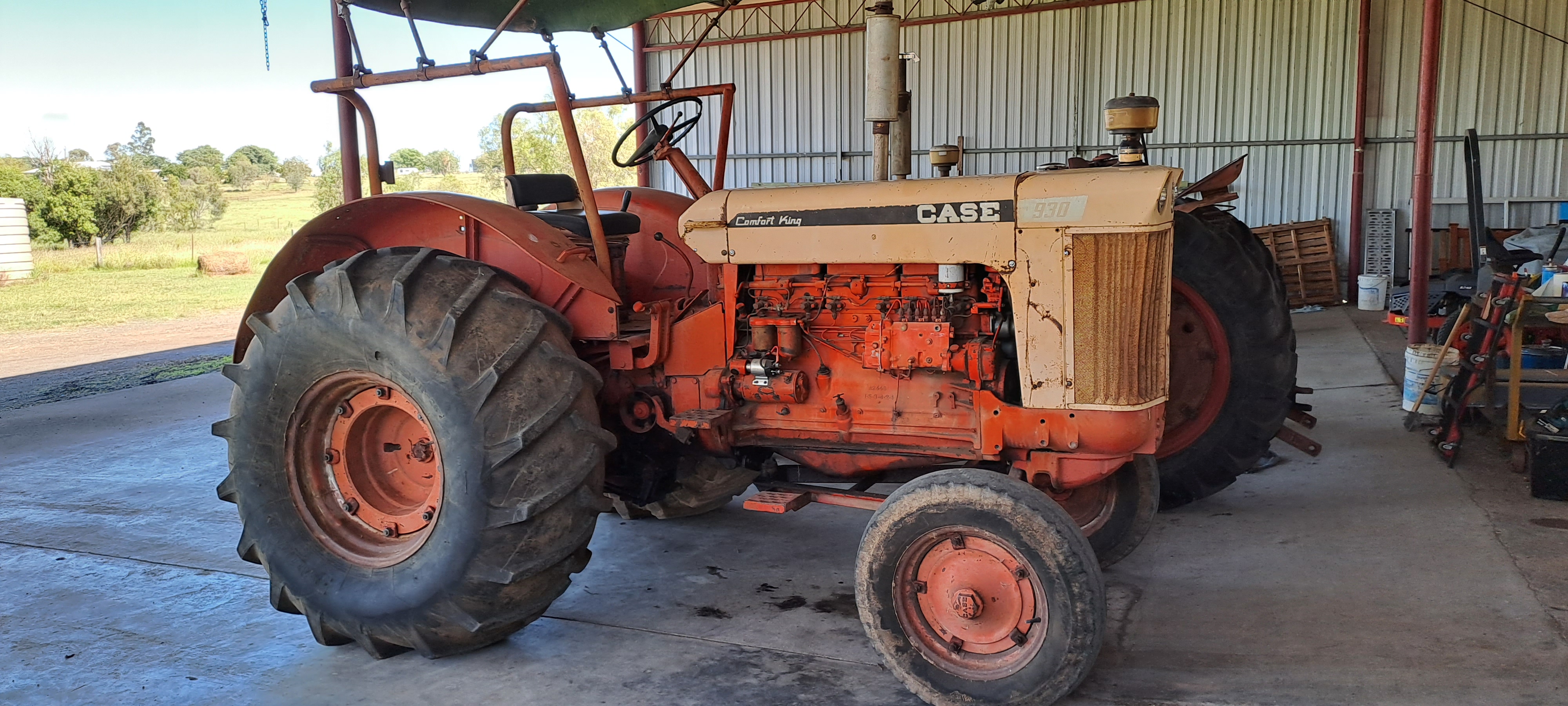 CASE 930 COMFORT KING TRACTOR 
