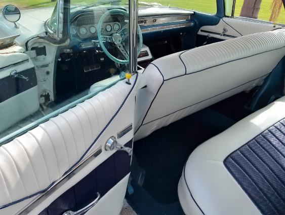 1960 PONTIAC VENTURA VISTA 4 SPD AUTOMATIC SEDAN