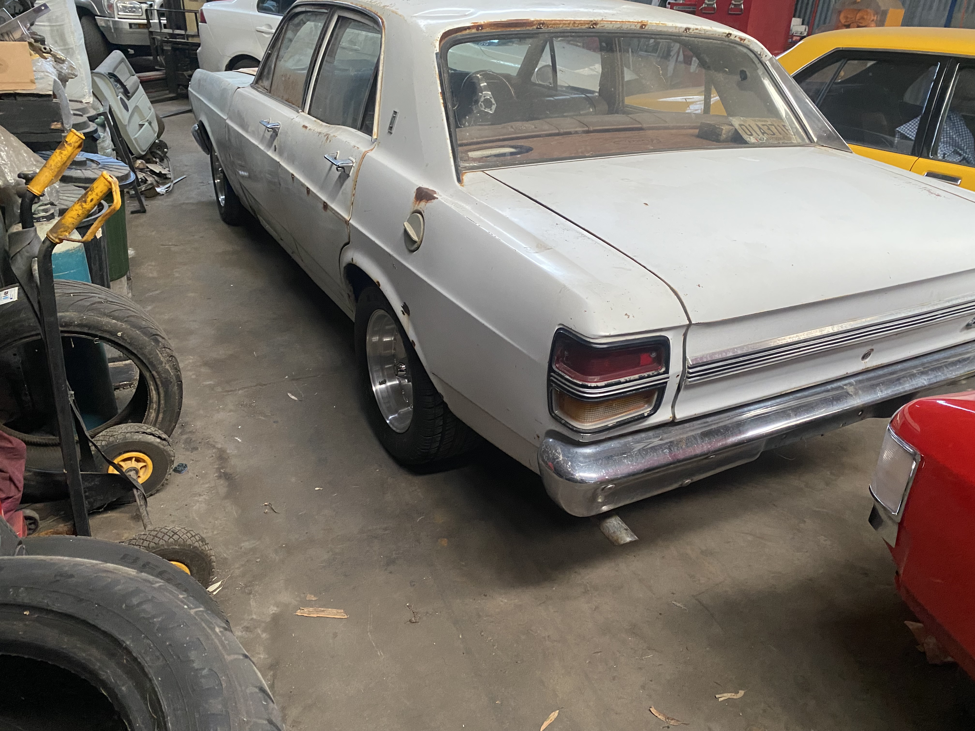 1971 FORD FAIRMONT XY 4 SP MANUAL 4D SEDAN